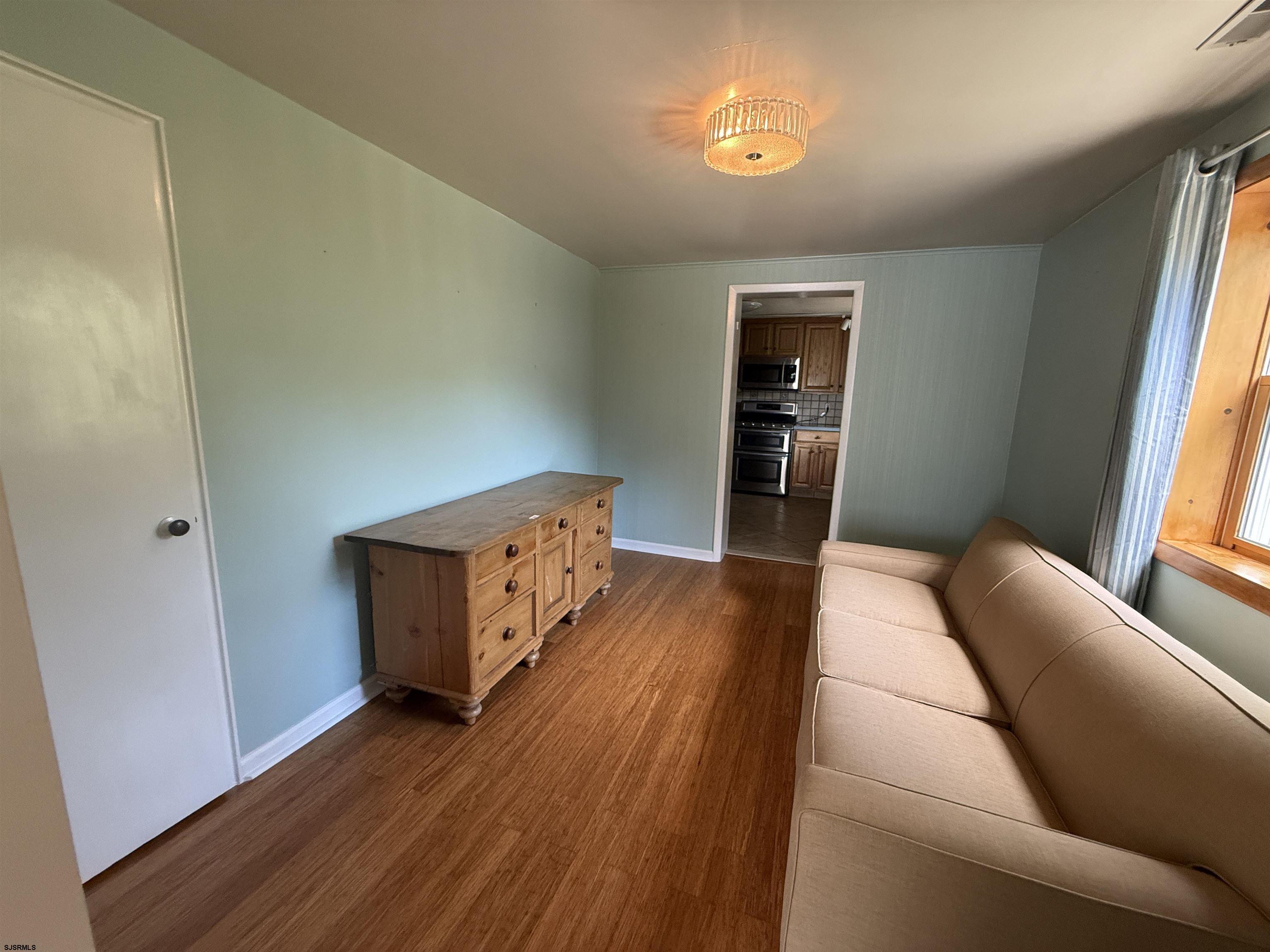 41 E Vernon Avenue