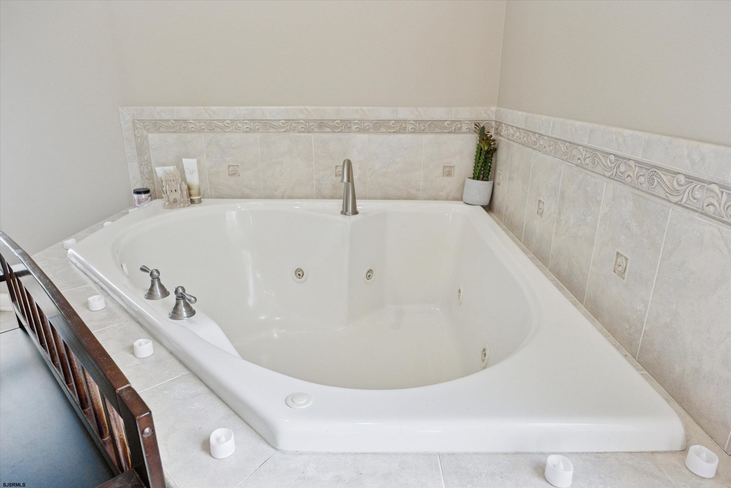 16 Scarlett Oak Cir