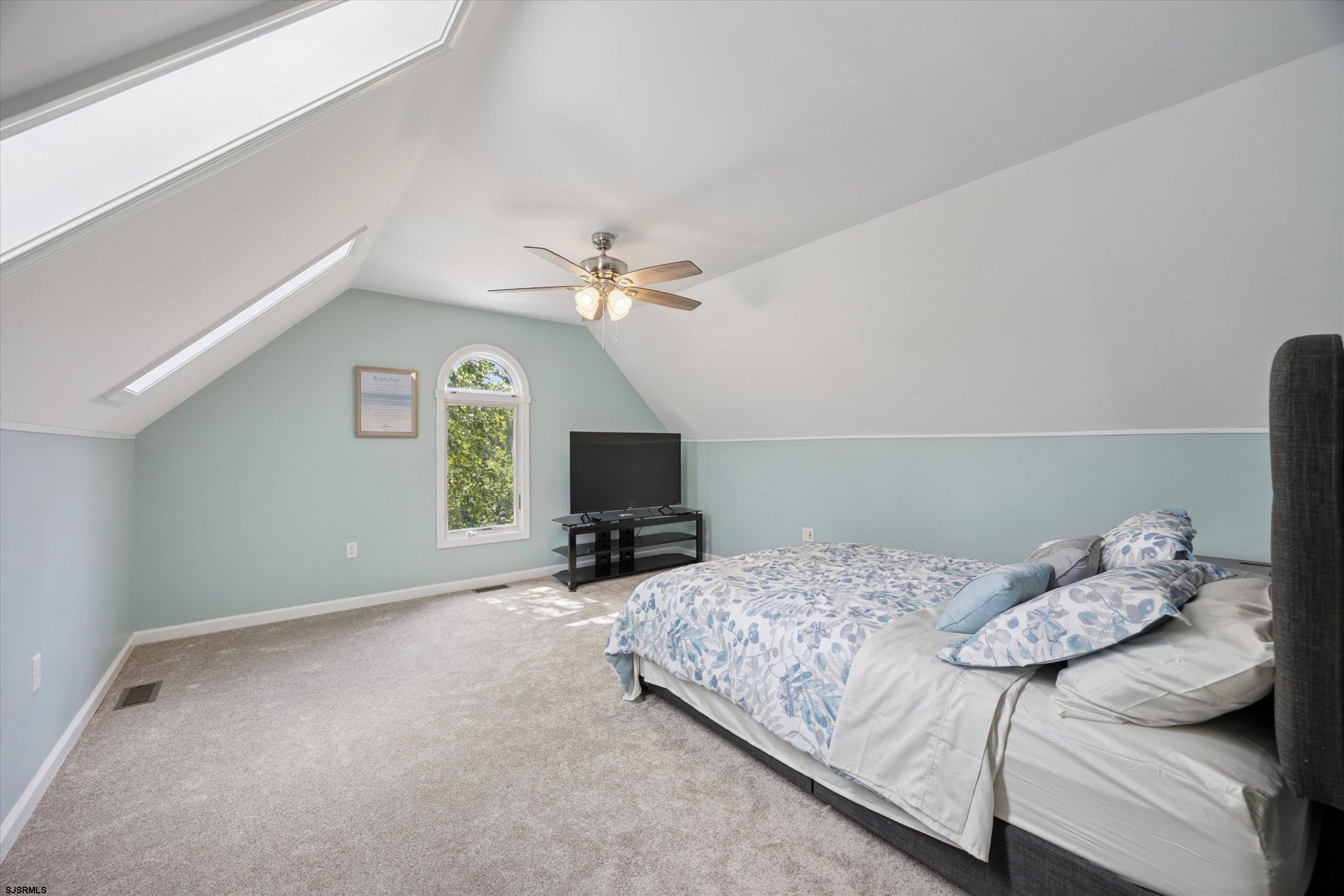 16 Scarlett Oak Cir