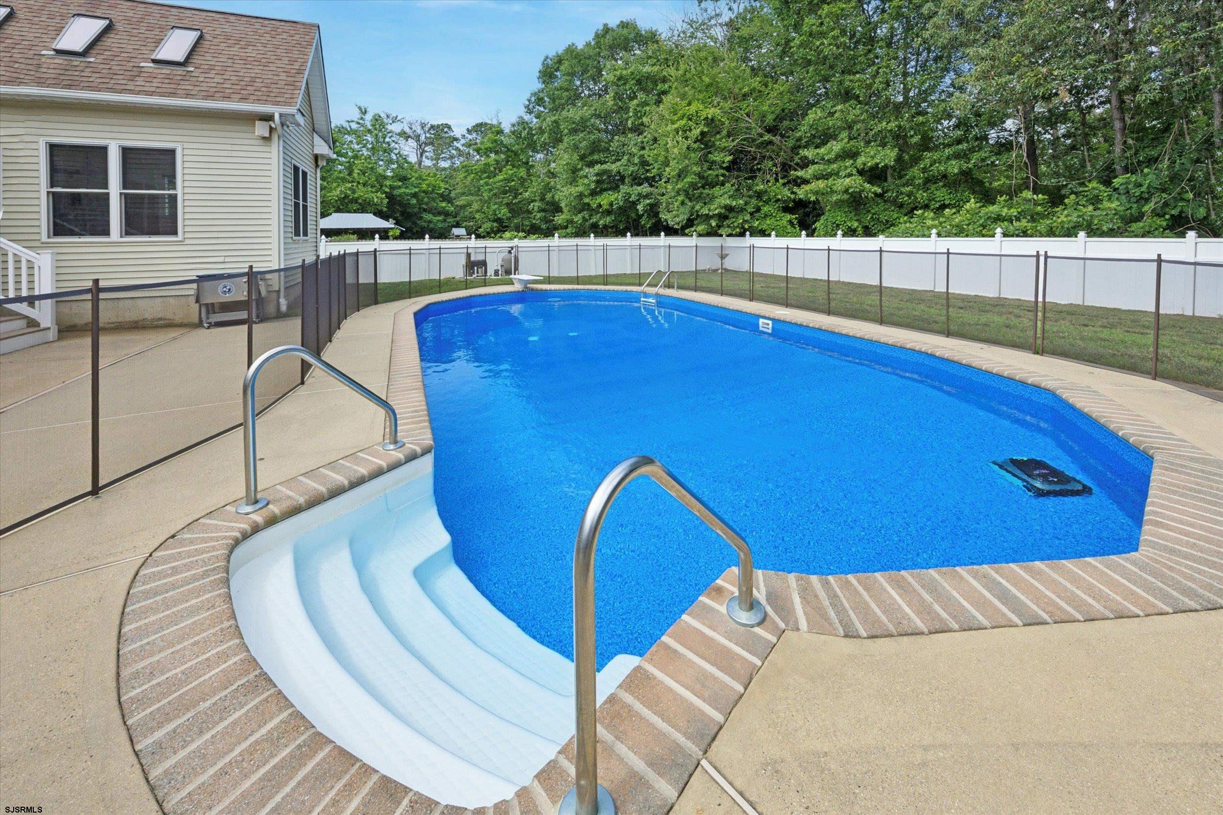 16 Scarlett Oak Cir