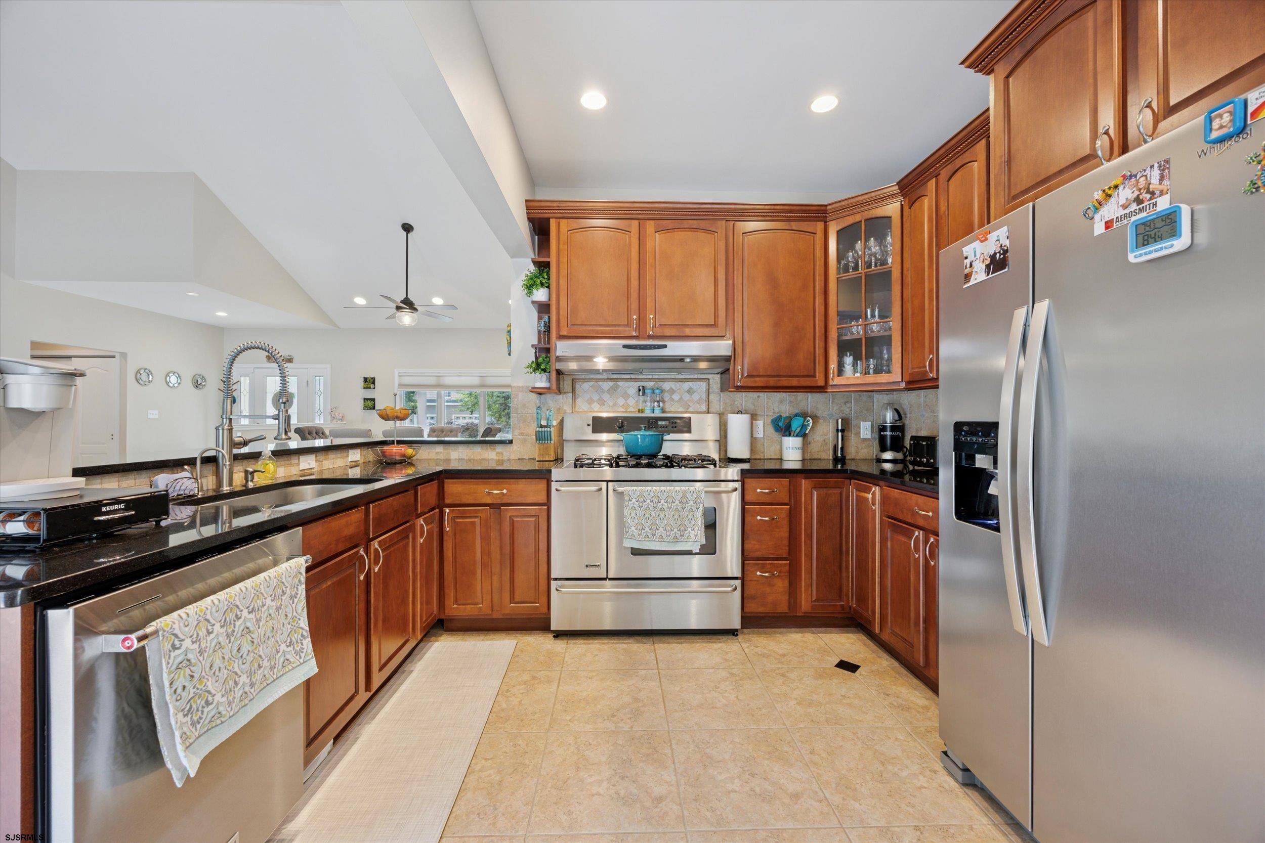 16 Scarlett Oak Cir