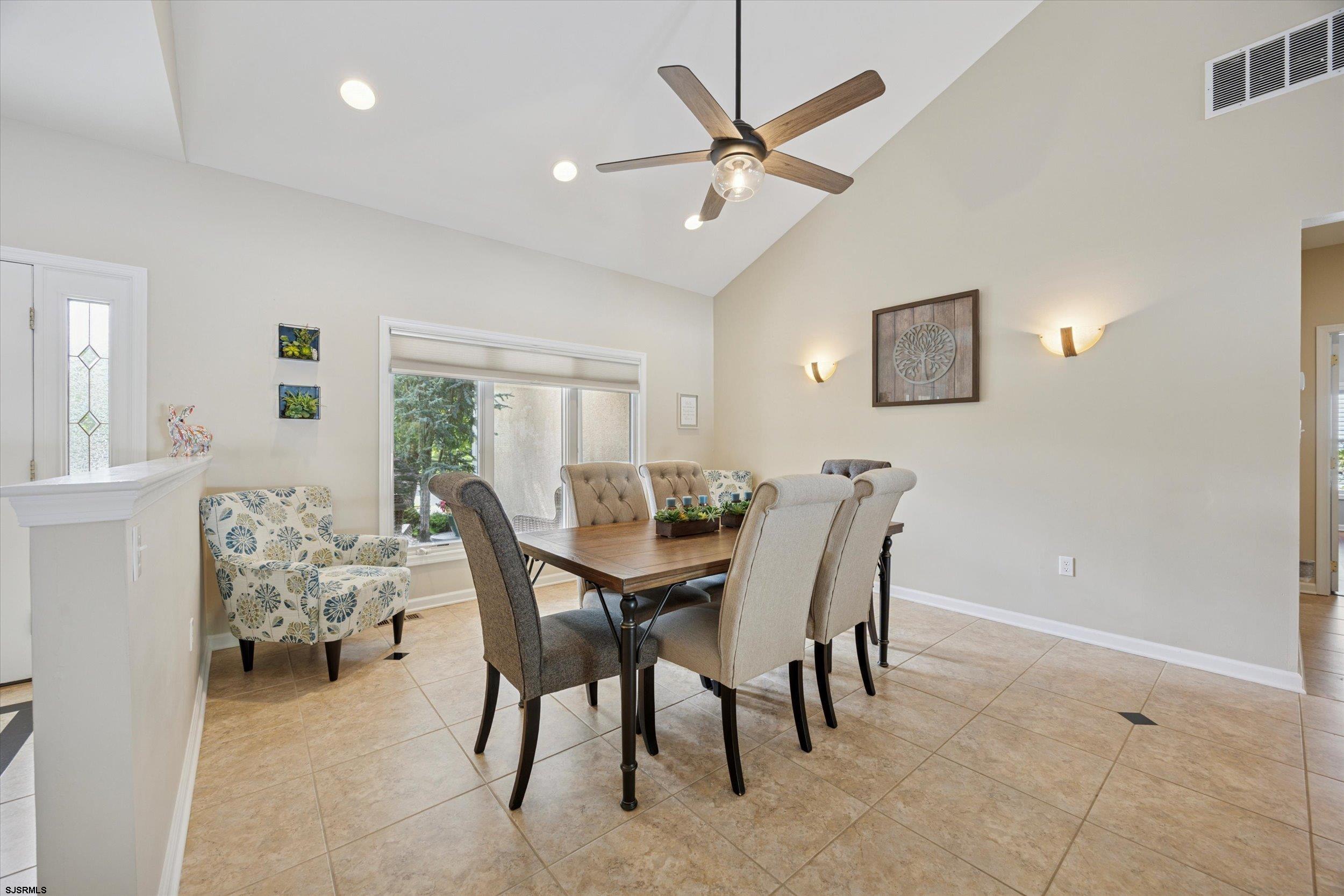 16 Scarlett Oak Cir