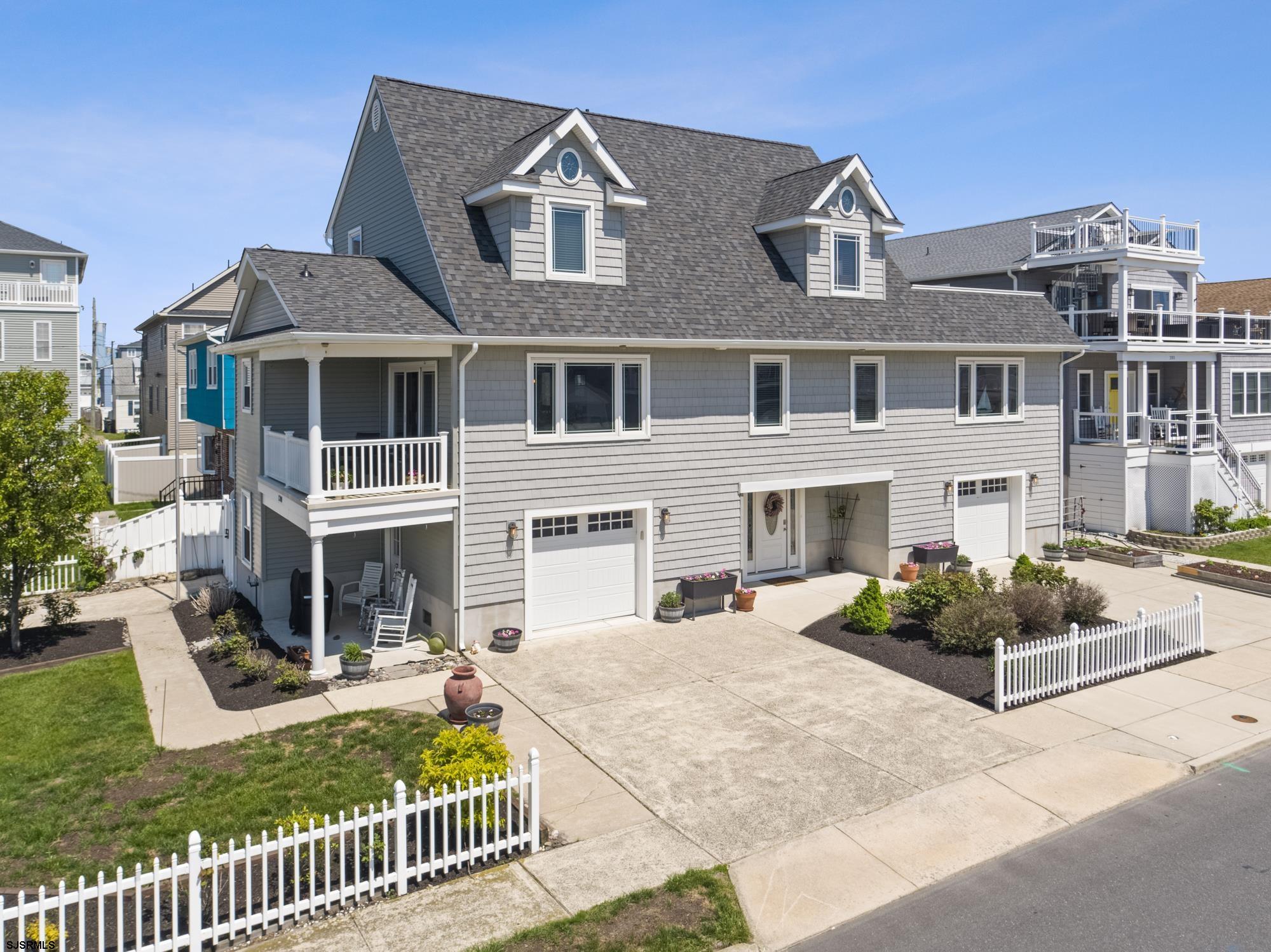 1200 E Beach Avenue - Picture 1