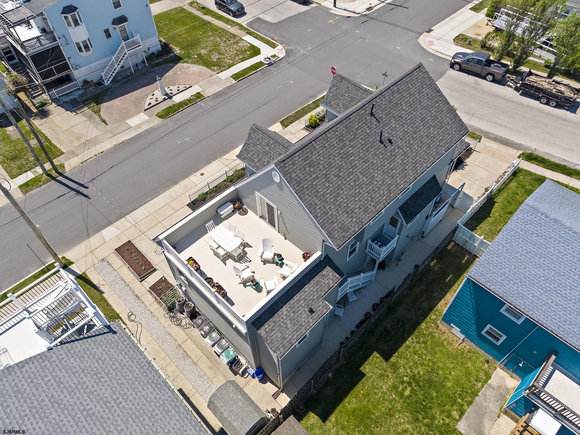 1200 E Beach Avenue - Picture 3
