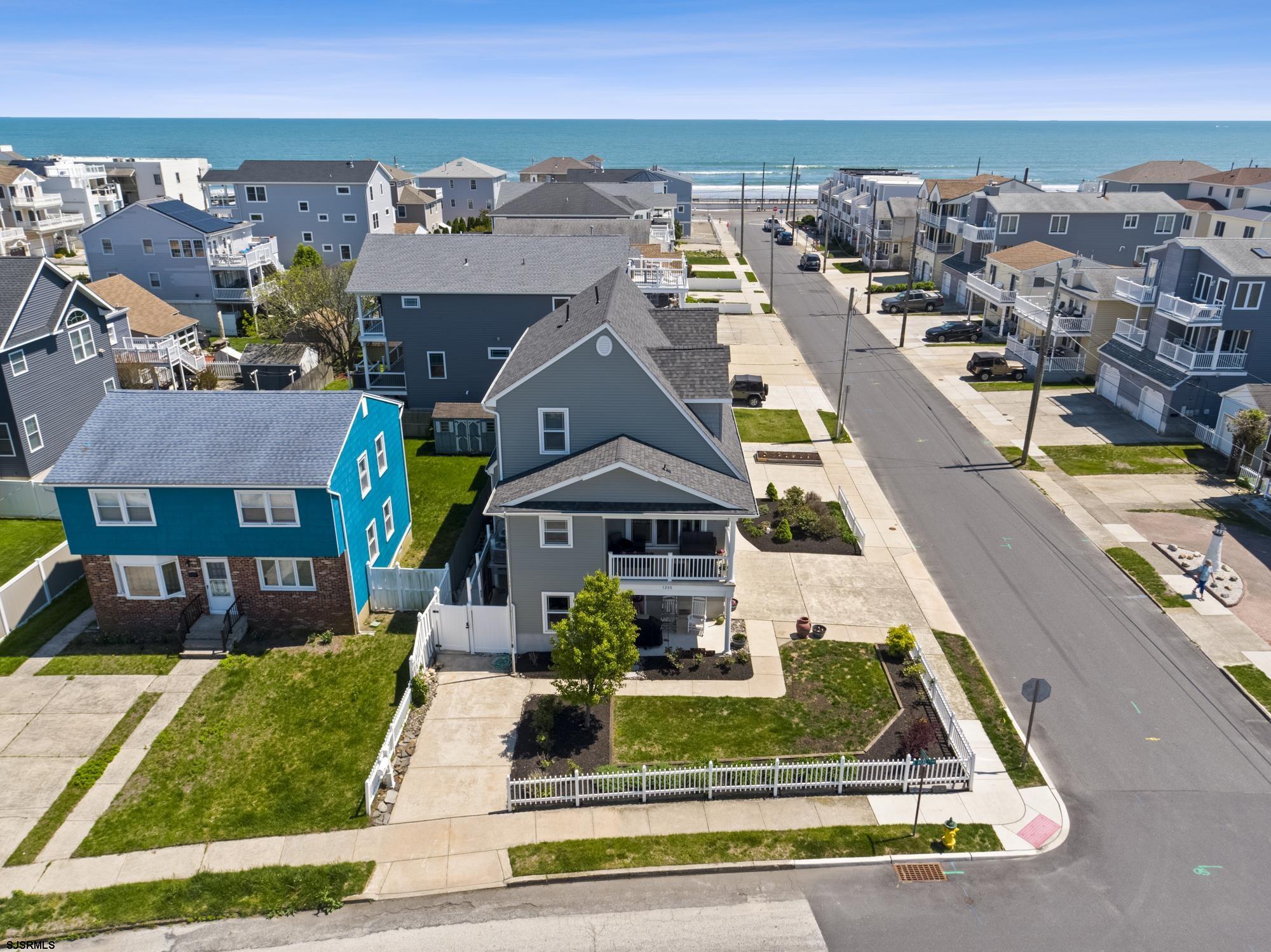 1200 E Beach Avenue - Picture 4