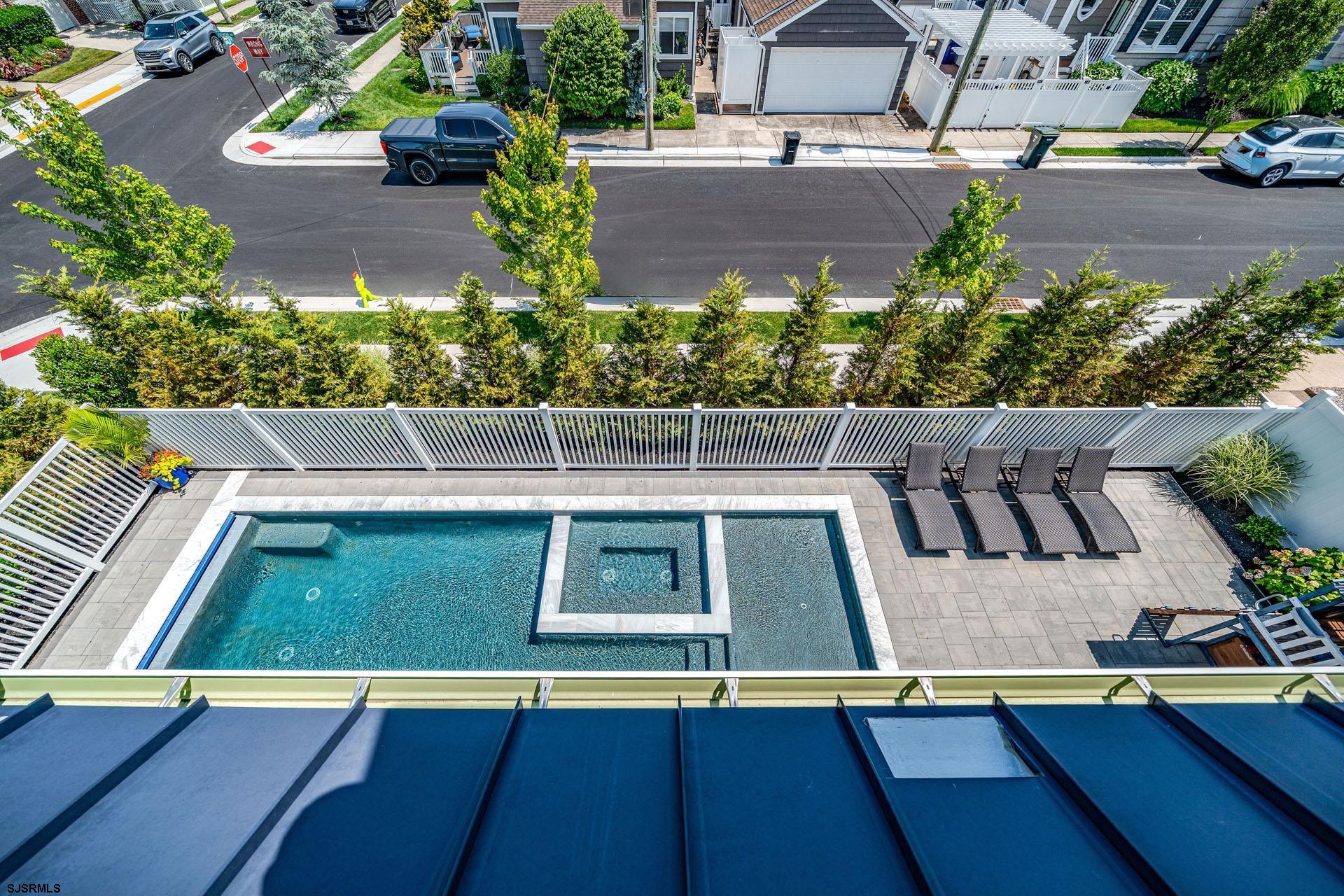 402 N Thurlow Avenue