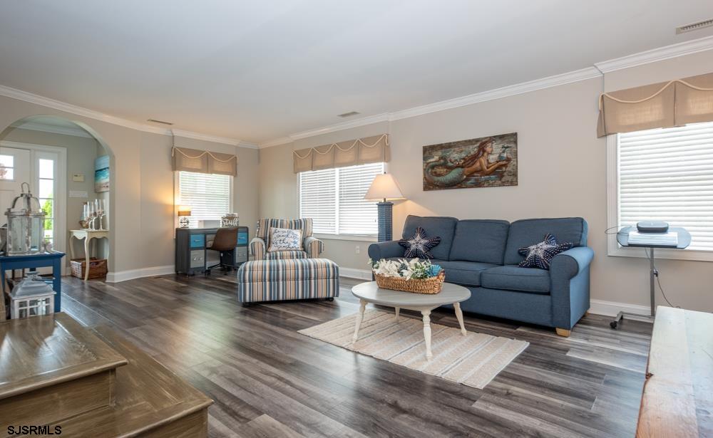 8 Valmar Court
