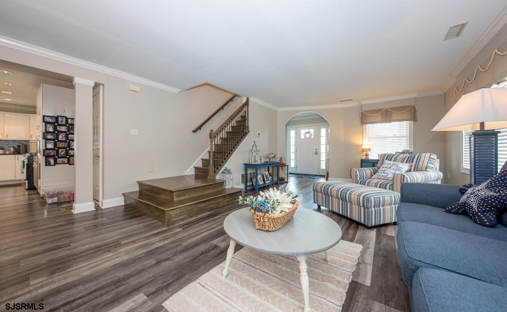 8 Valmar Court