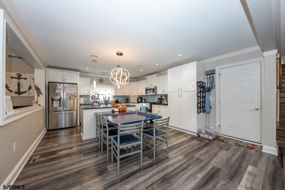 8 Valmar Court
