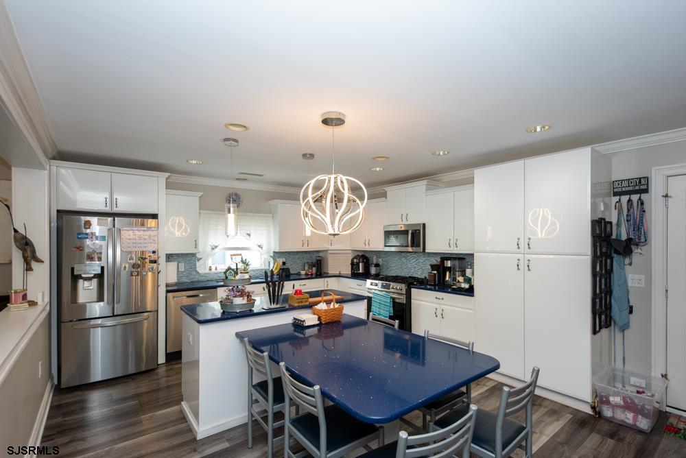 8 Valmar Court