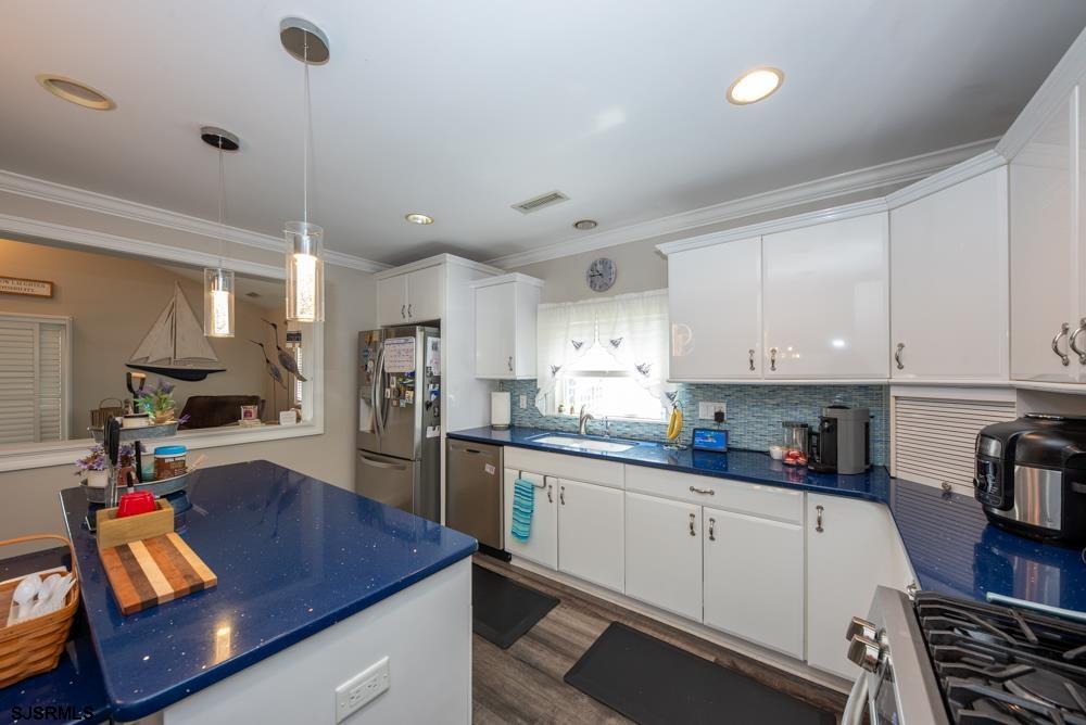 8 Valmar Court