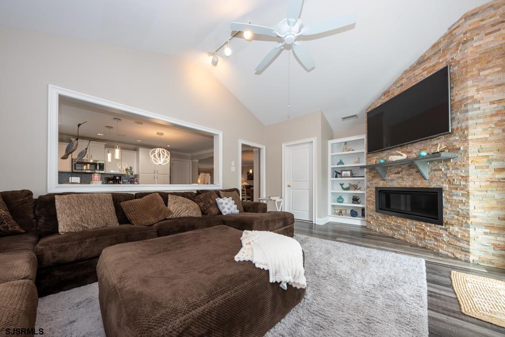 8 Valmar Court