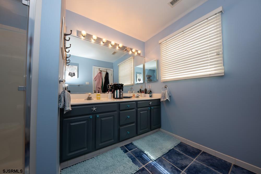 8 Valmar Court