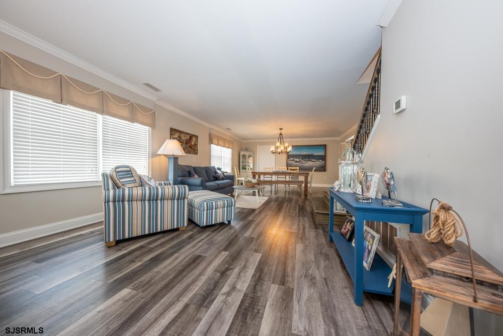8 Valmar Court - Picture 4