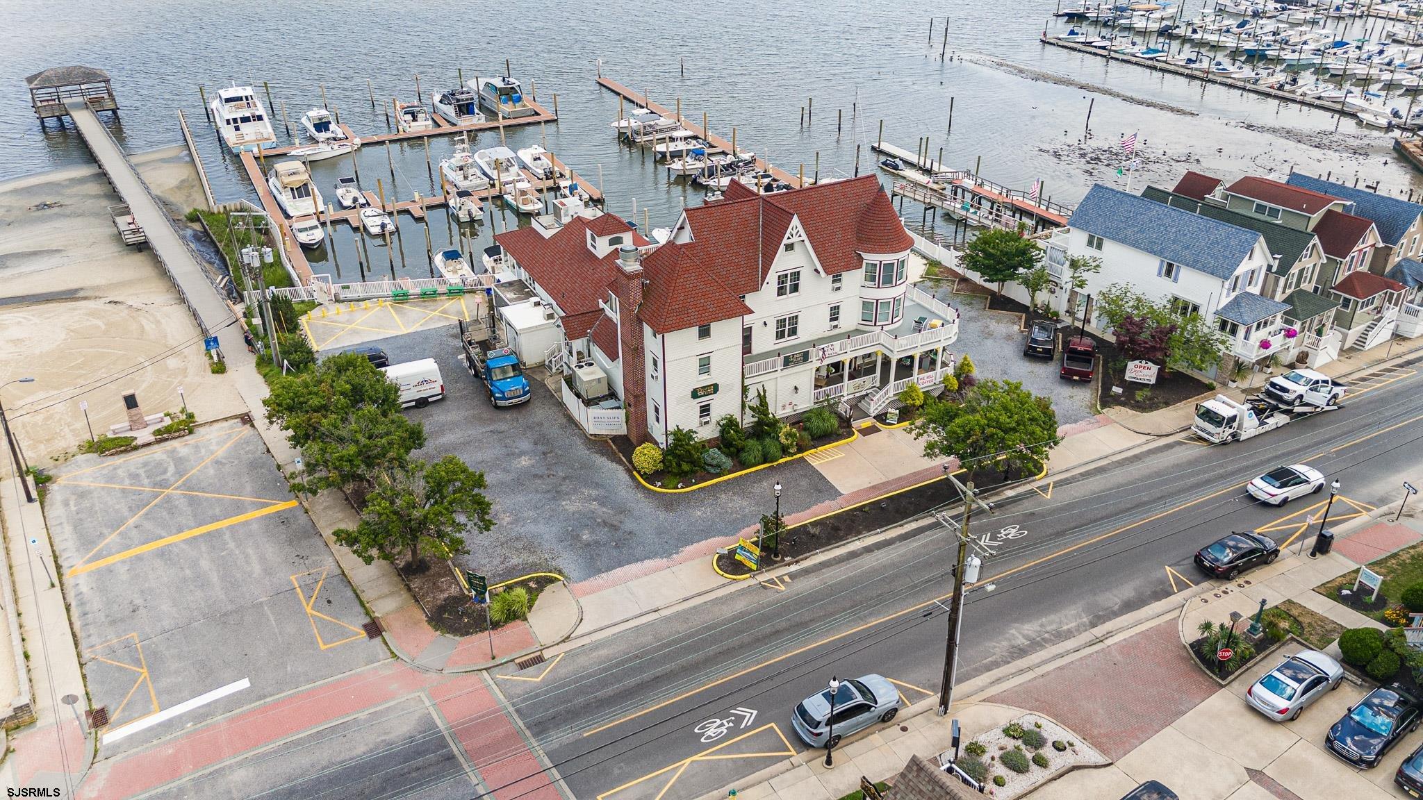 800 Bay Avenue