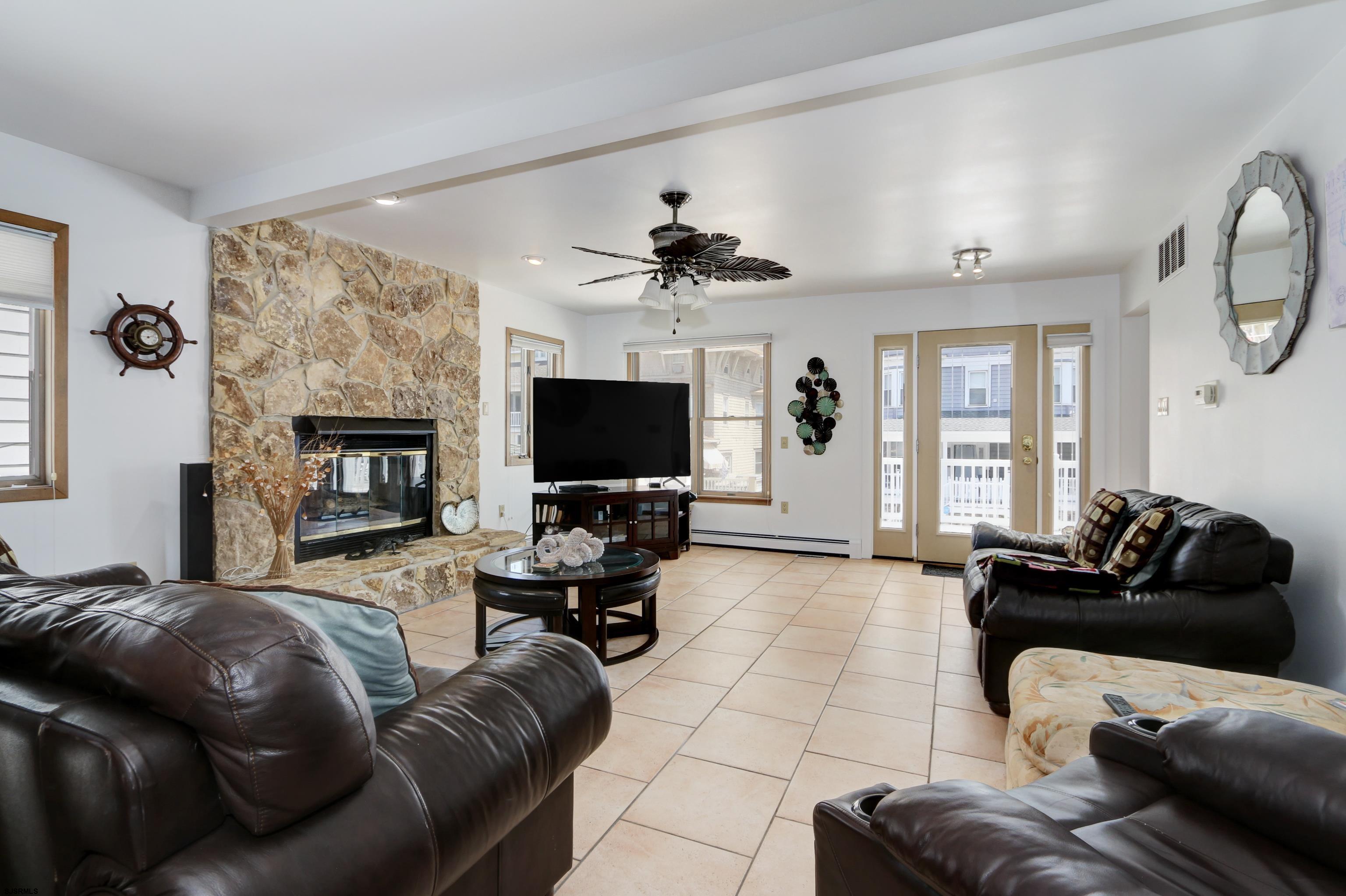 108 S Nashville Avenue - Picture 4