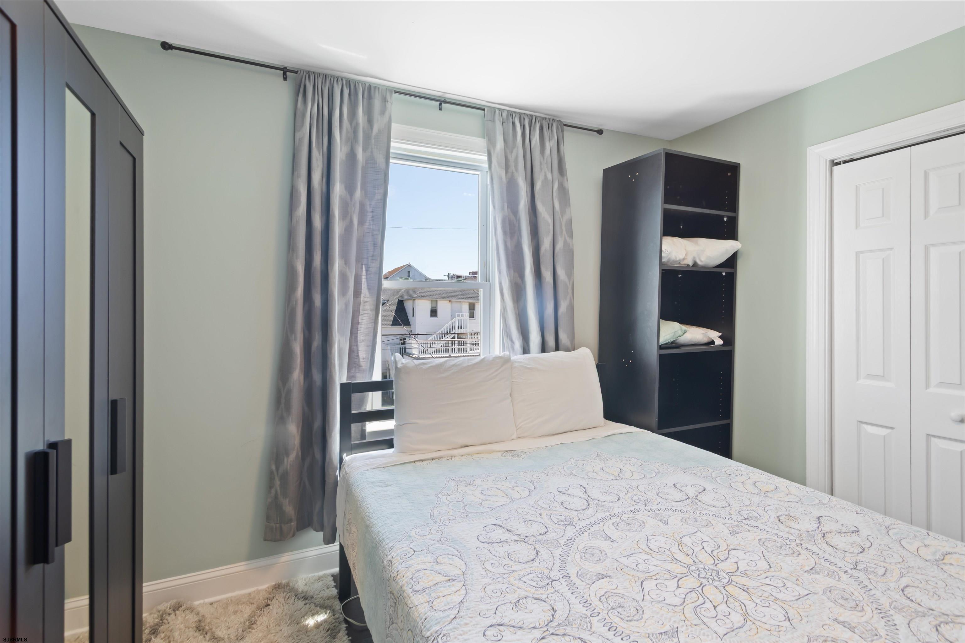 11 N Weymouth Avenue