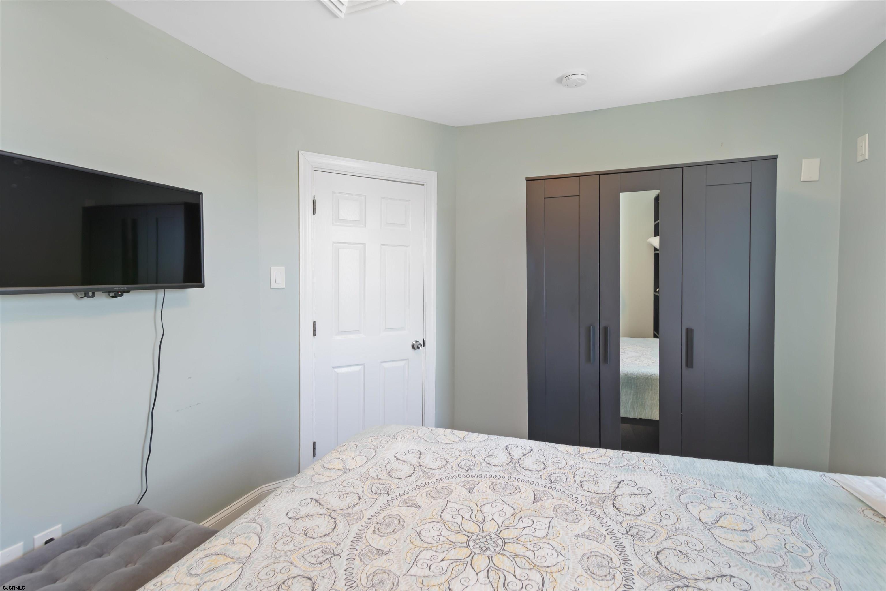 11 N Weymouth Avenue