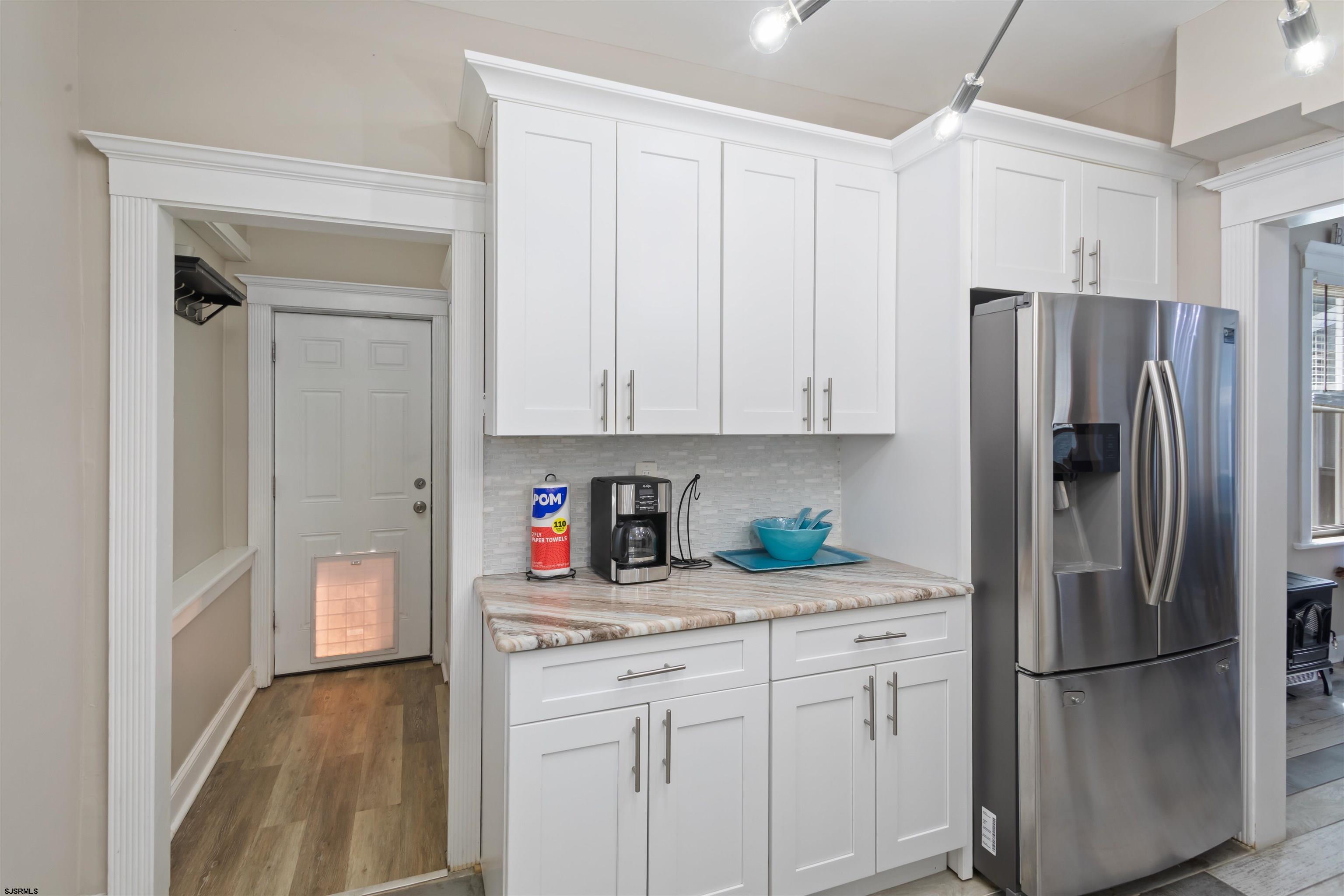 11 N Weymouth Avenue
