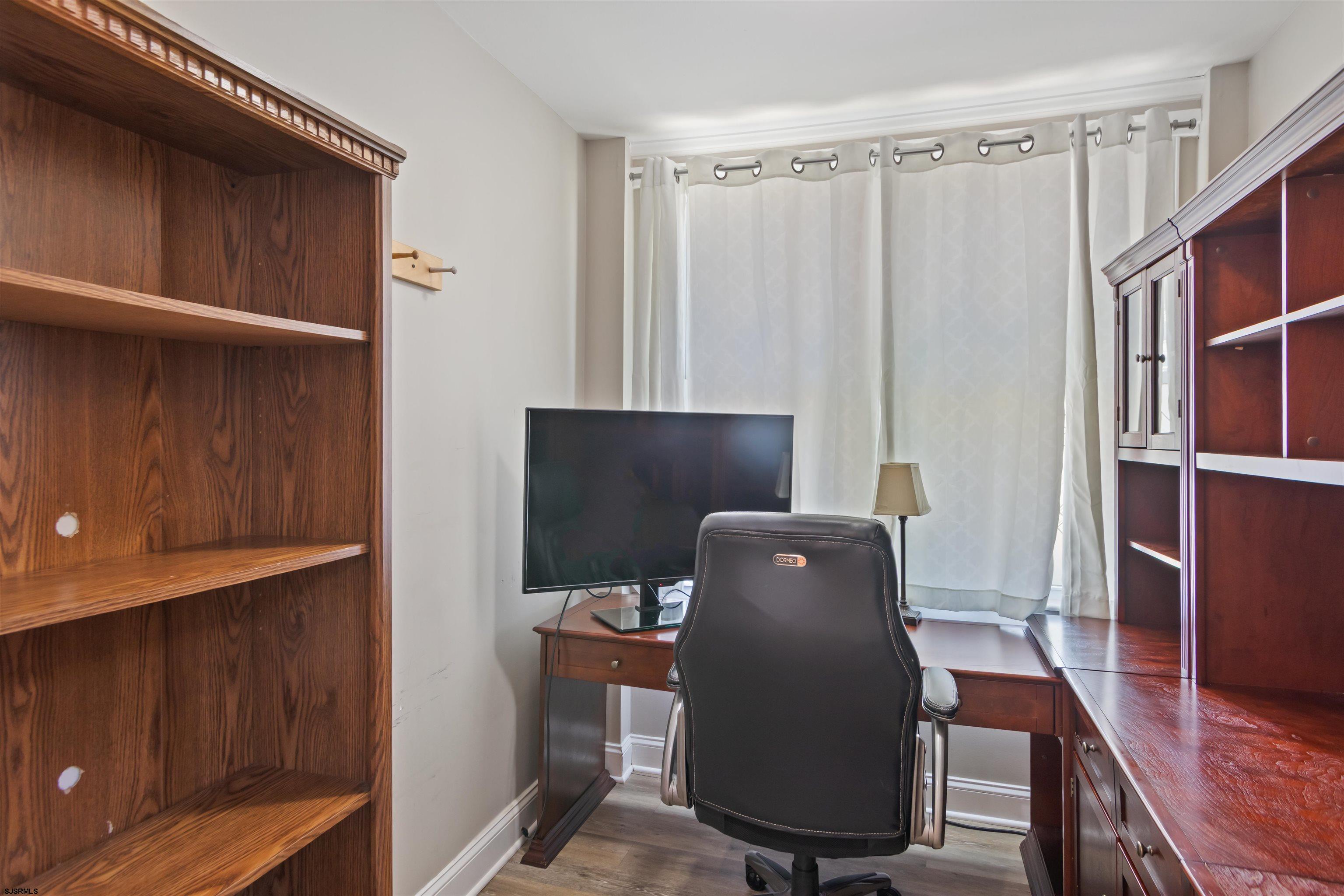 11 N Weymouth Avenue