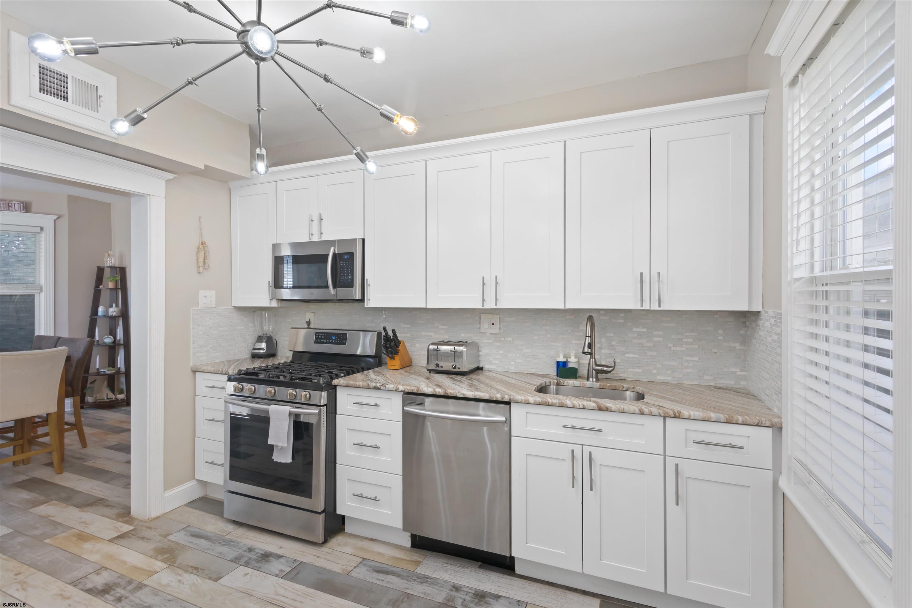 11 N Weymouth Avenue