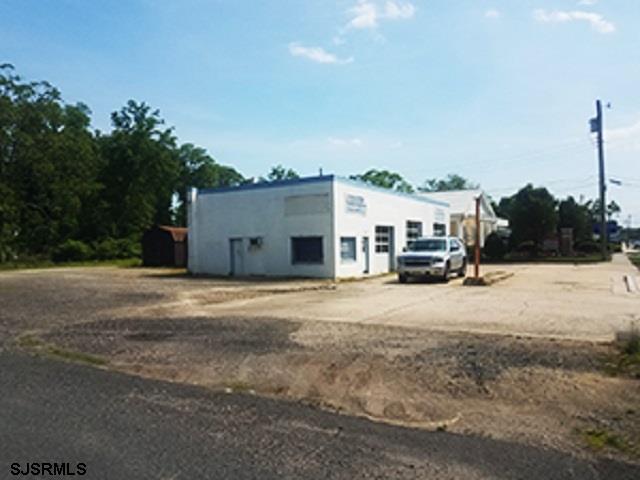 2320 New Rd - Picture 1