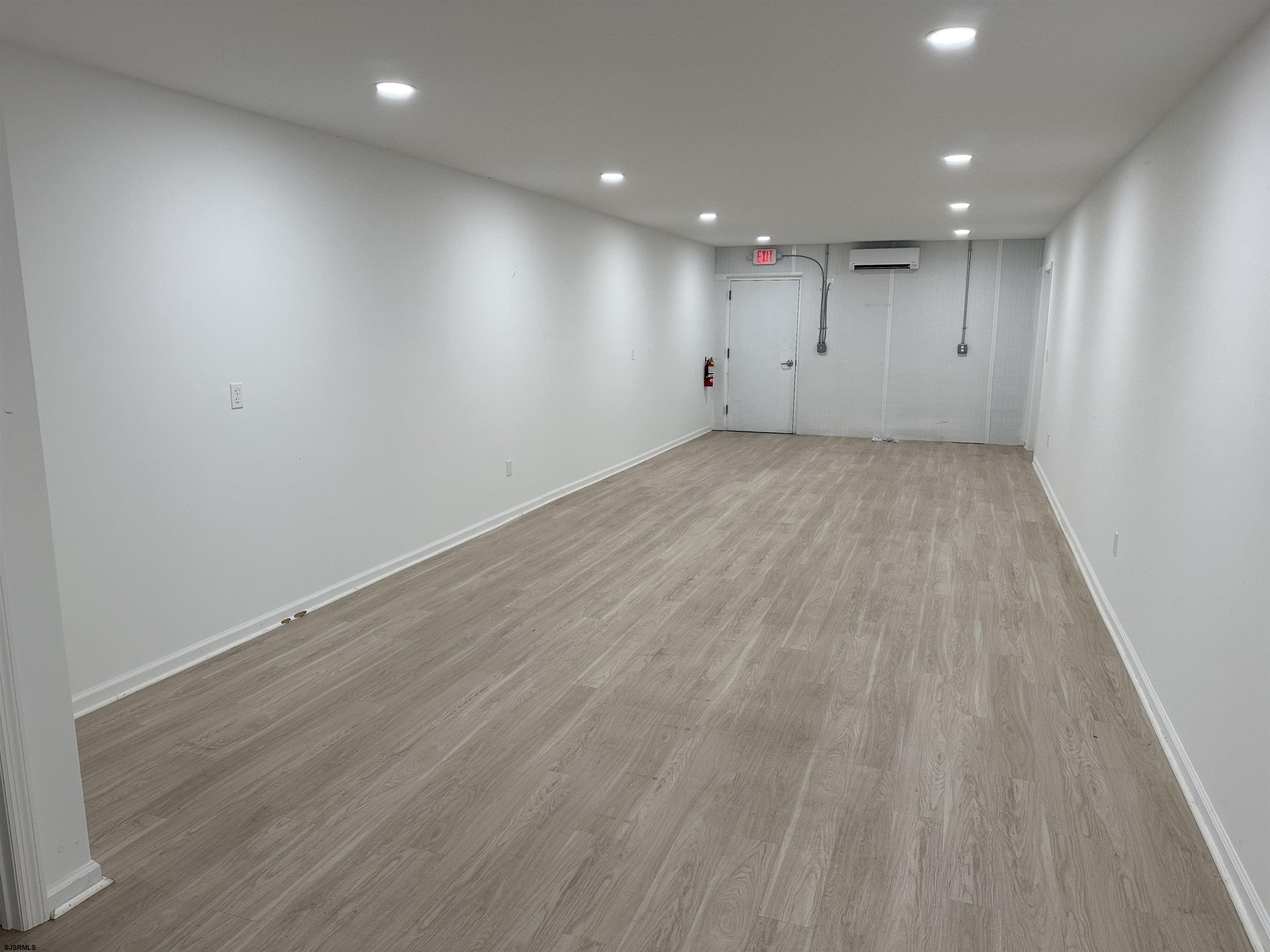 2501 Fernwood Avenue - Picture 2