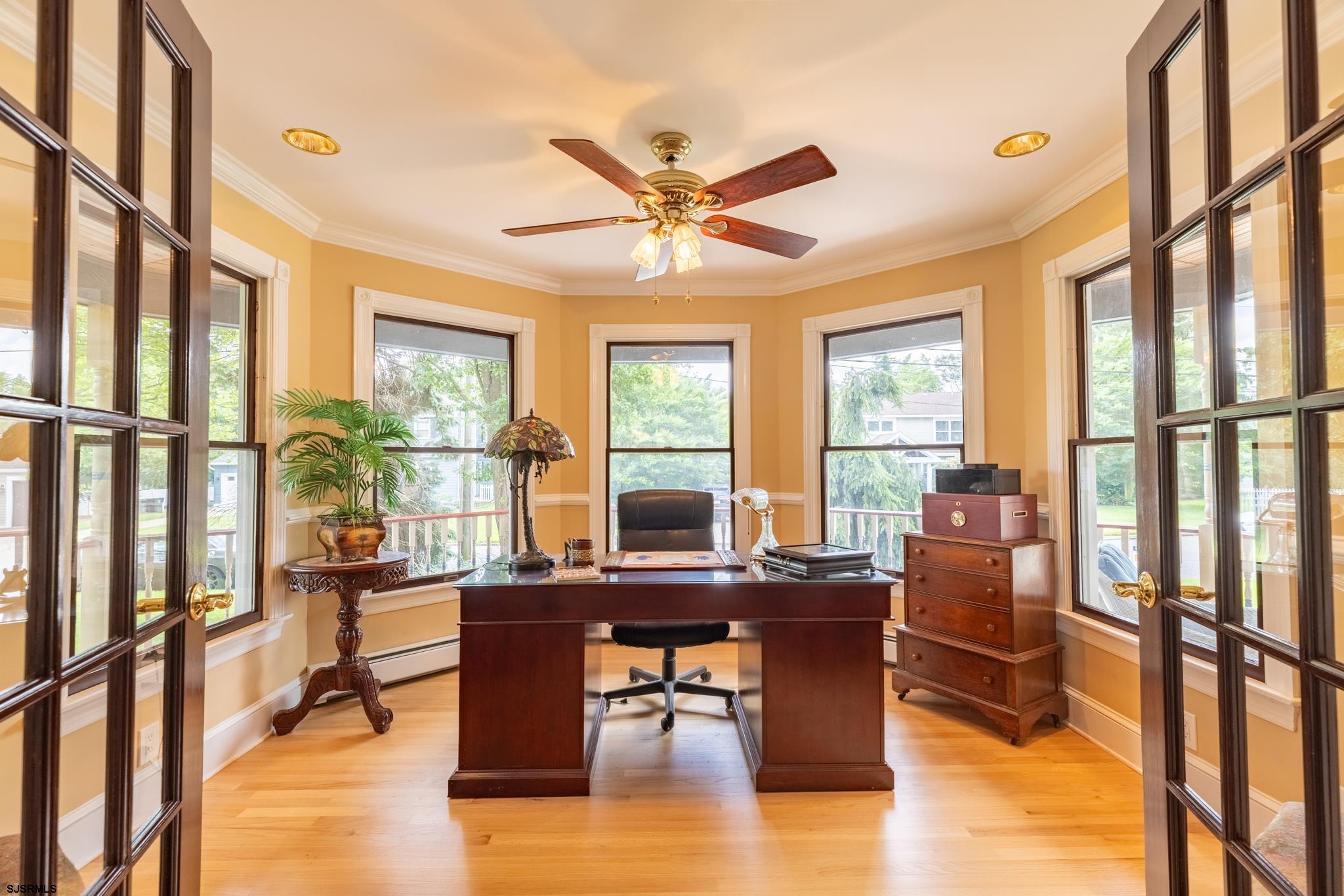 110 E Patcong Avenue