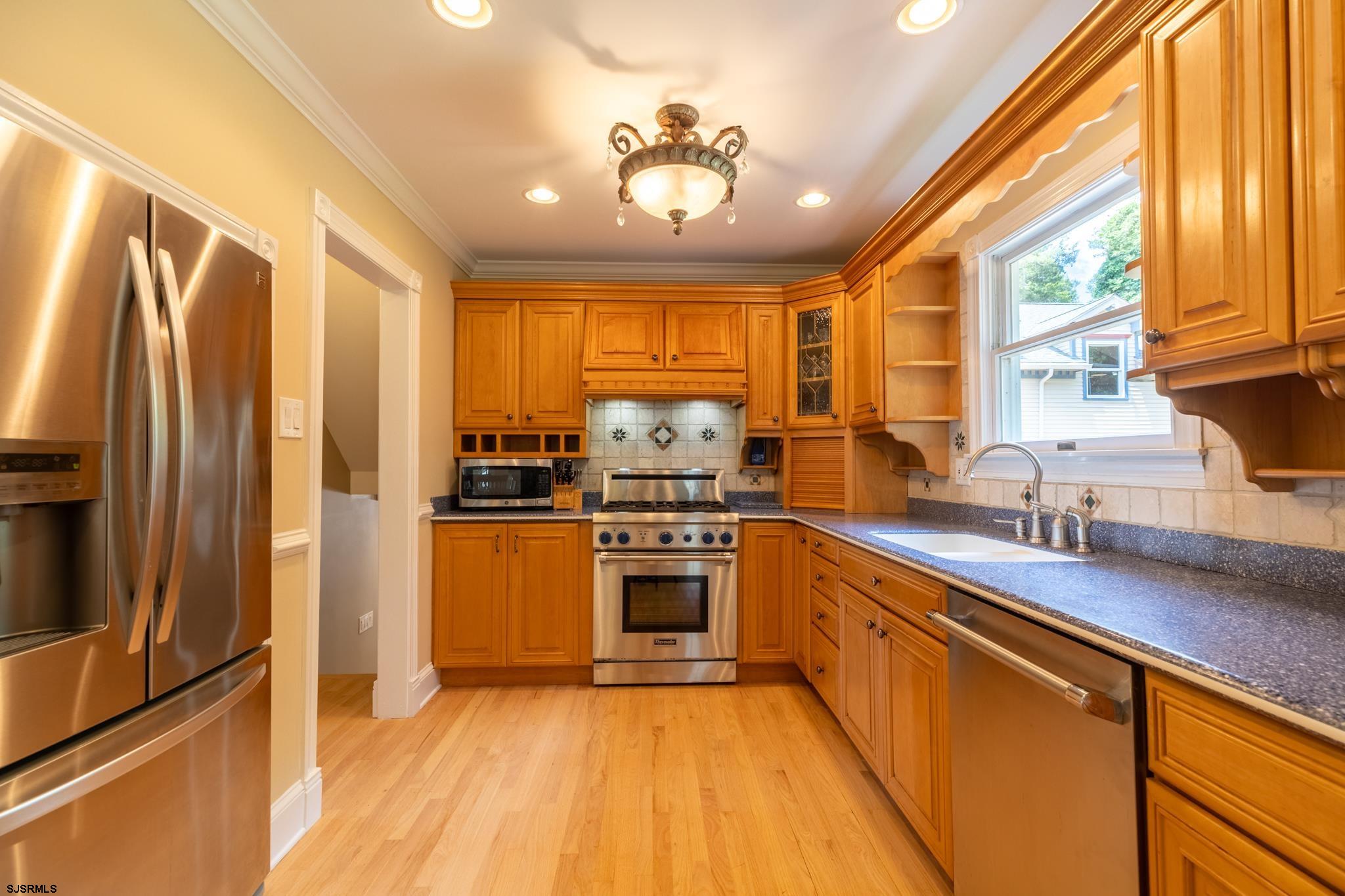 110 E Patcong Avenue