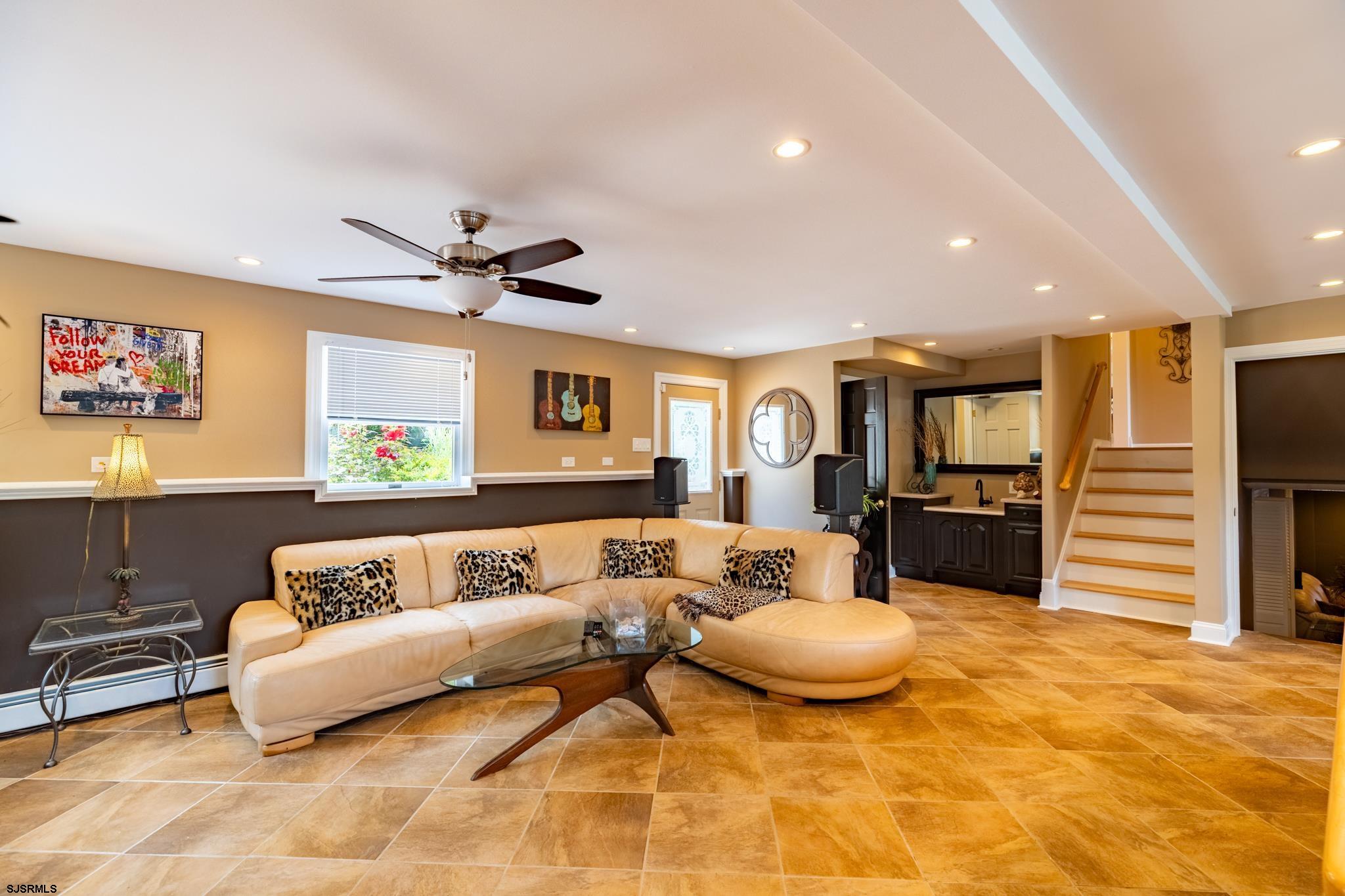 110 E Patcong Avenue