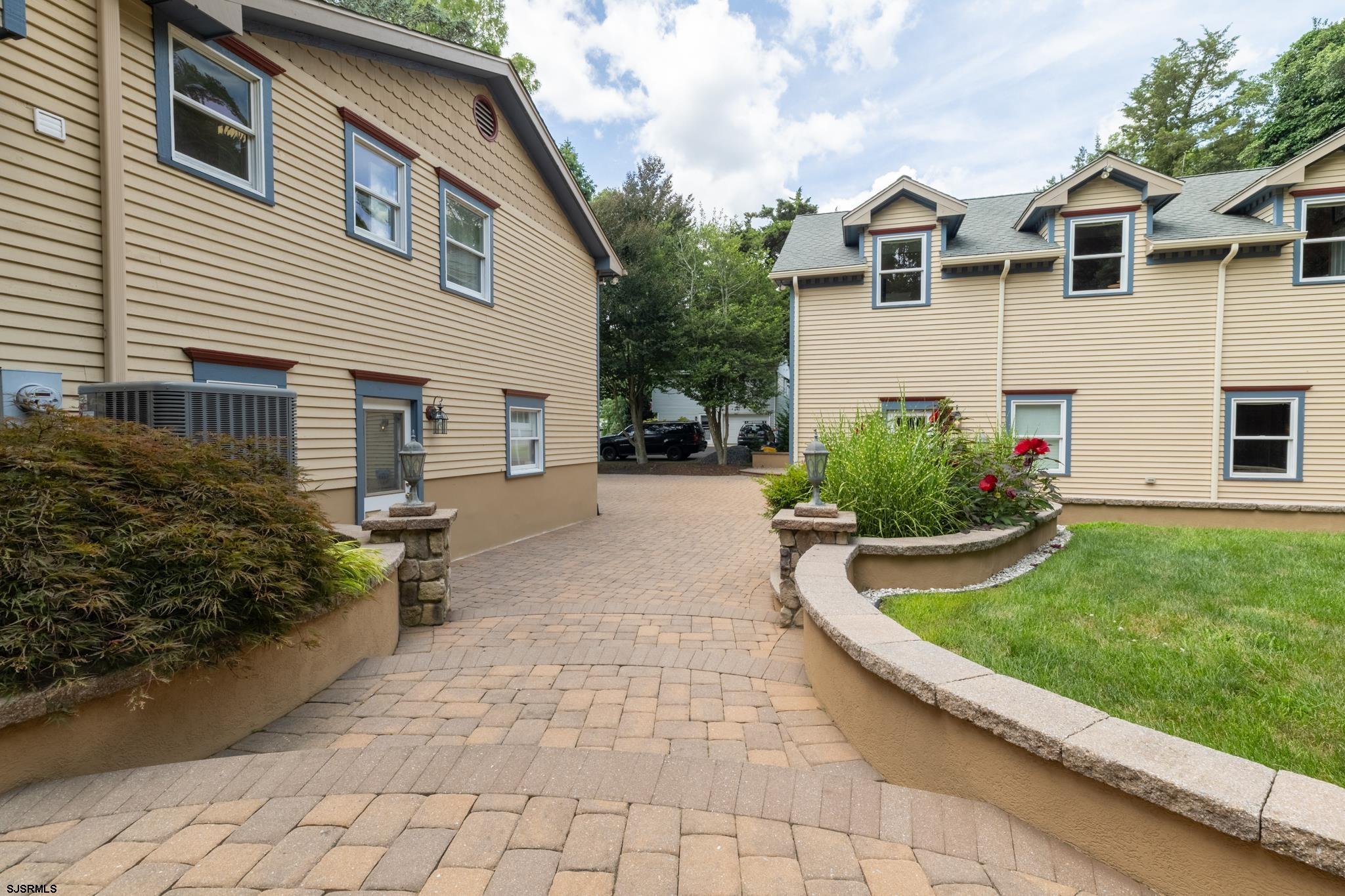 110 E Patcong Avenue