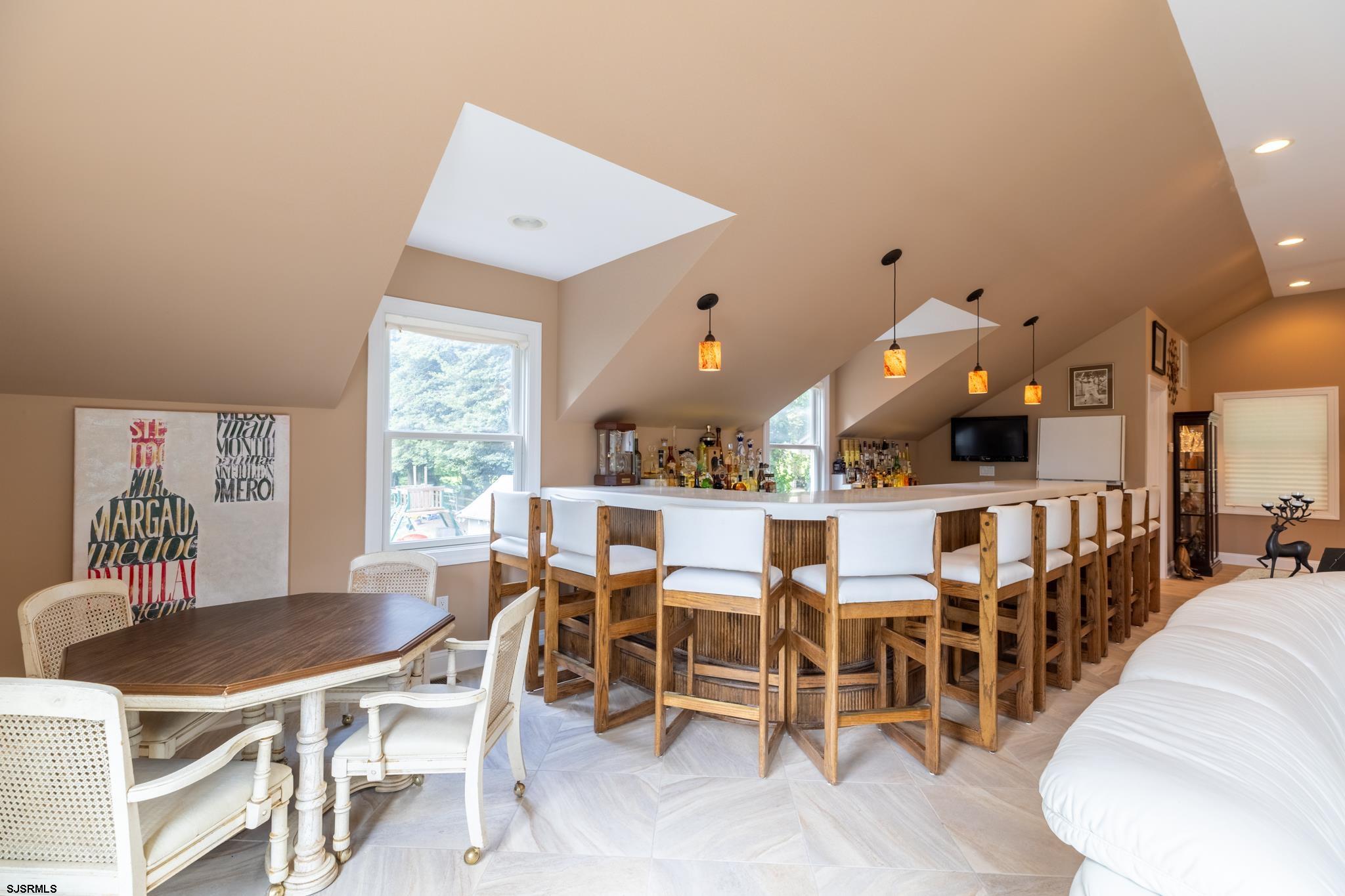 110 E Patcong Avenue