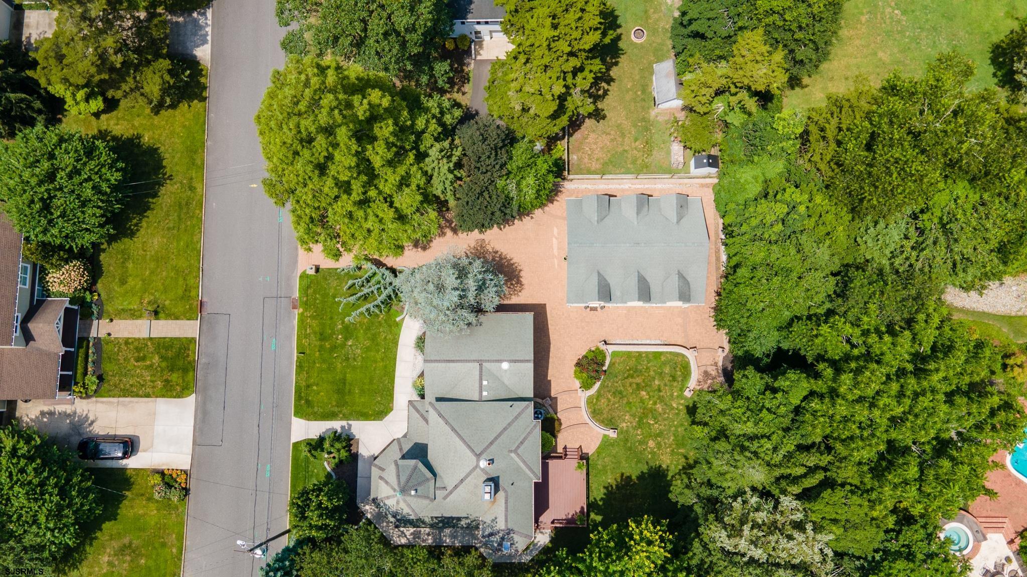 110 E Patcong Avenue