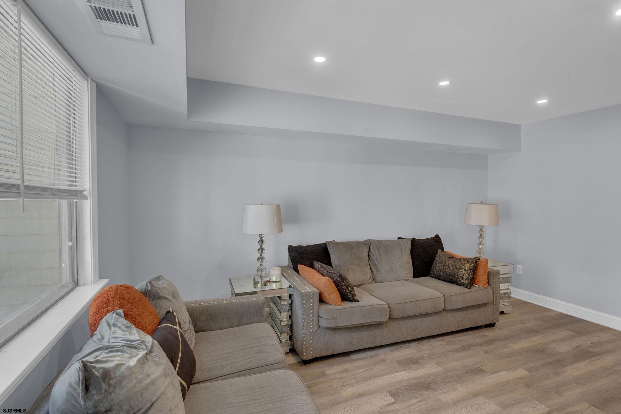 2501 Oleander Ct Ct - Picture 1