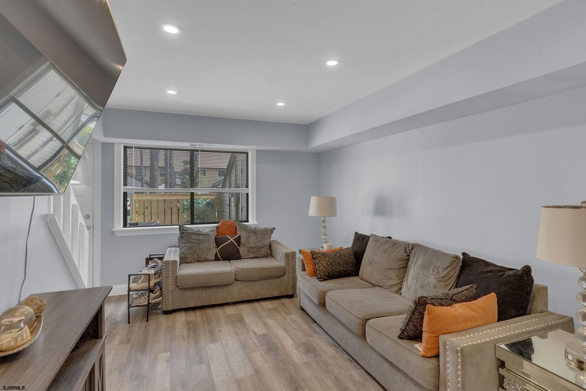 2501 Oleander Ct Ct - Picture 4