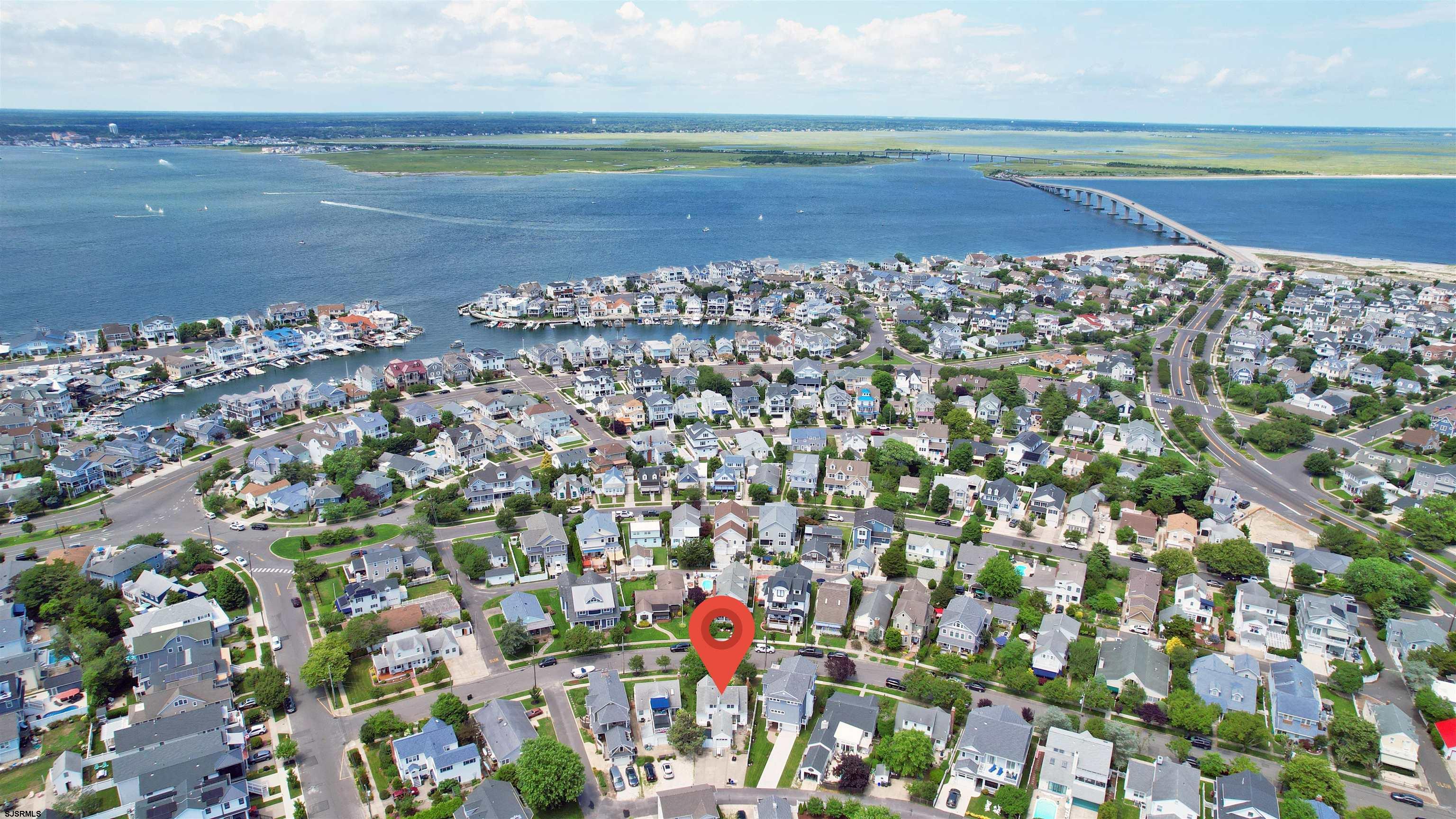 211 W Seaspray
