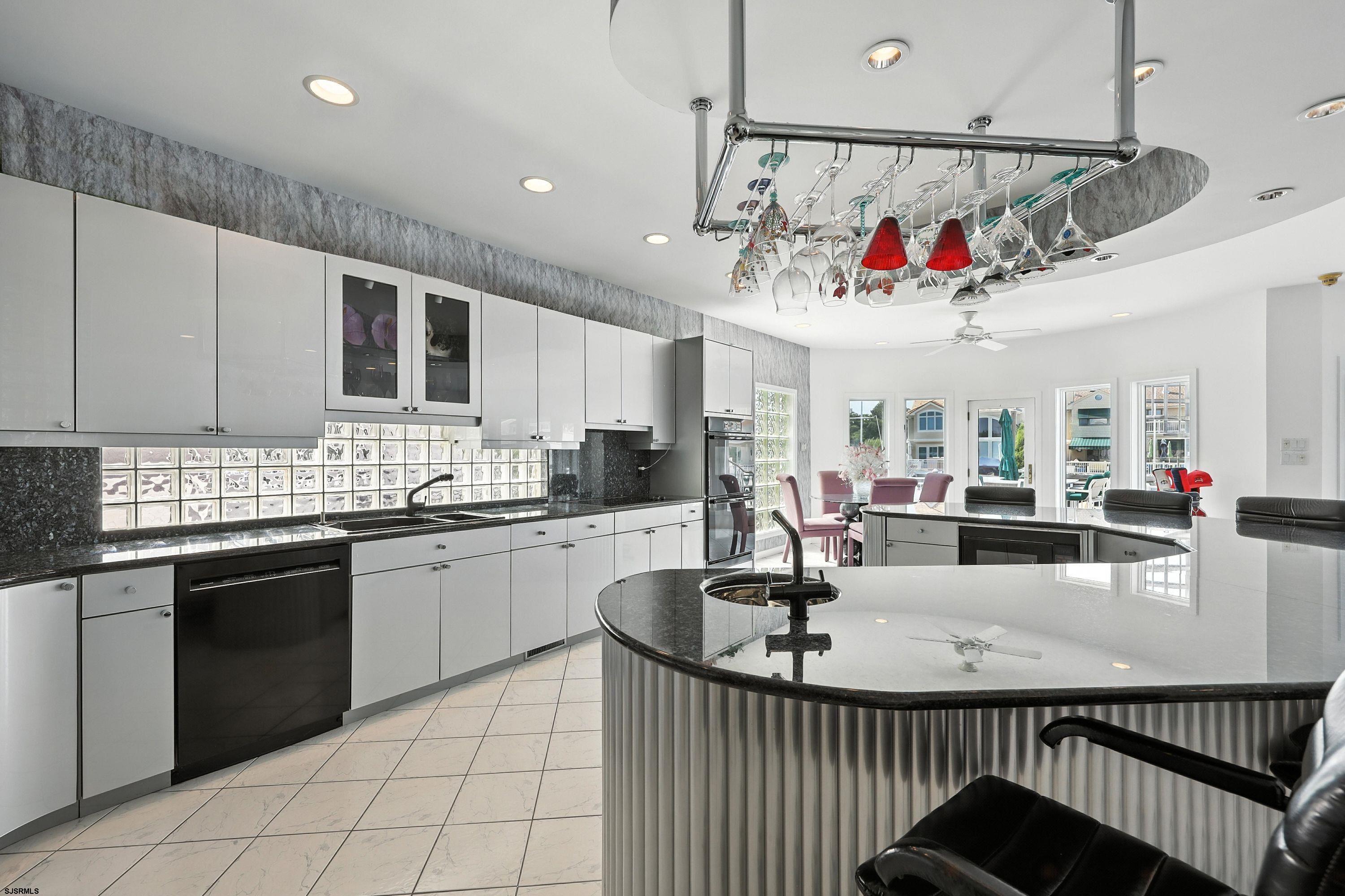 20 Gilbert Ln Ln