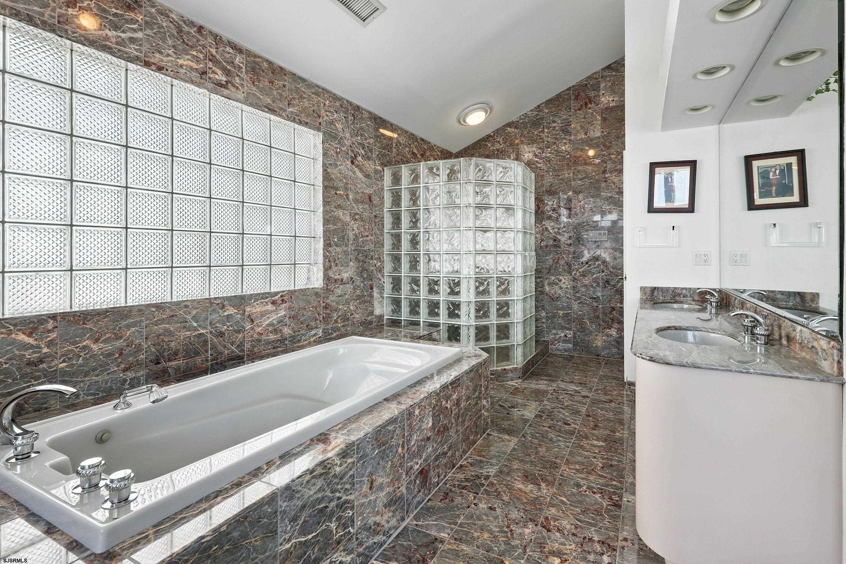 20 Gilbert Ln Ln