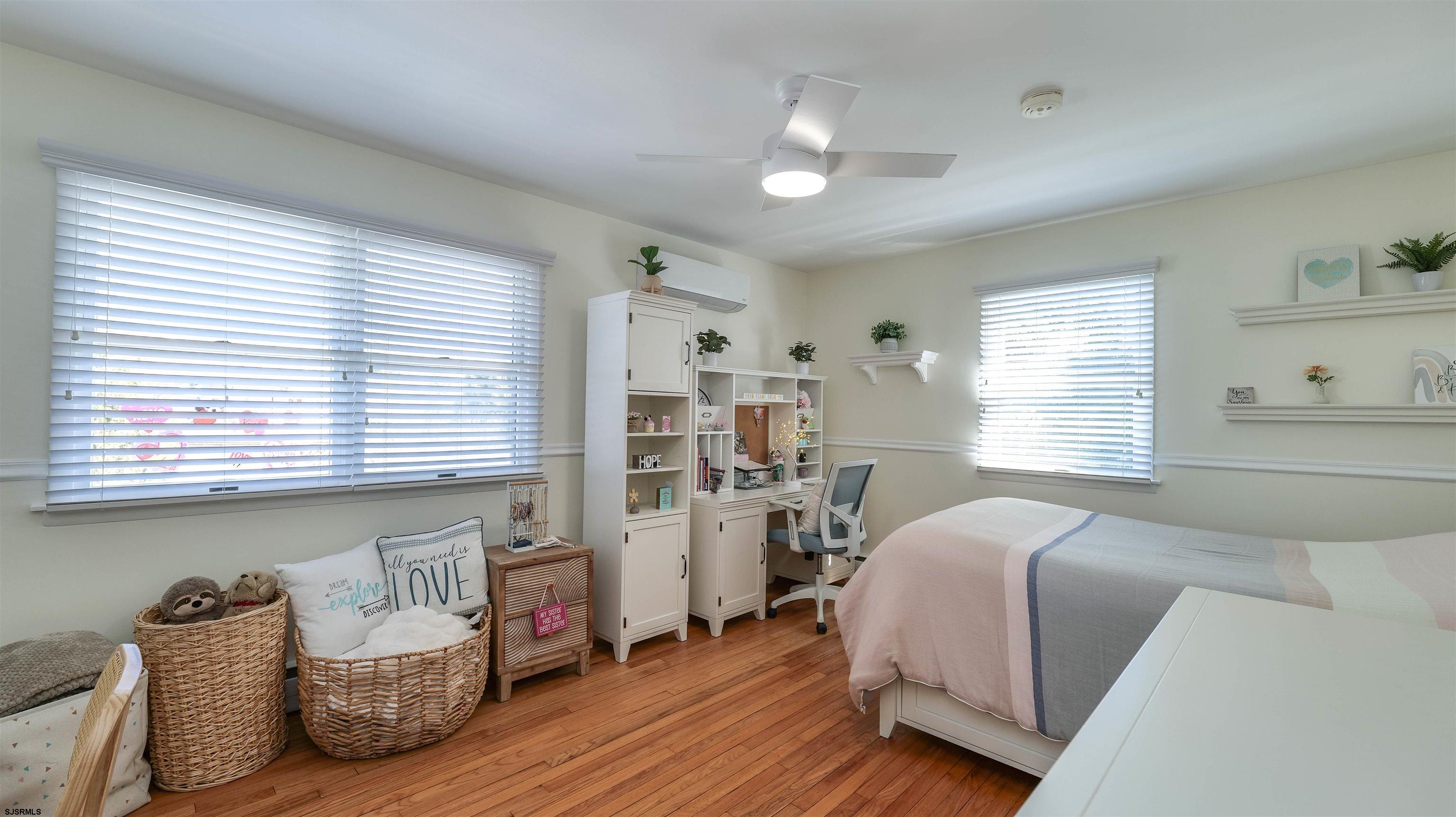 10 E Sunset Avenue