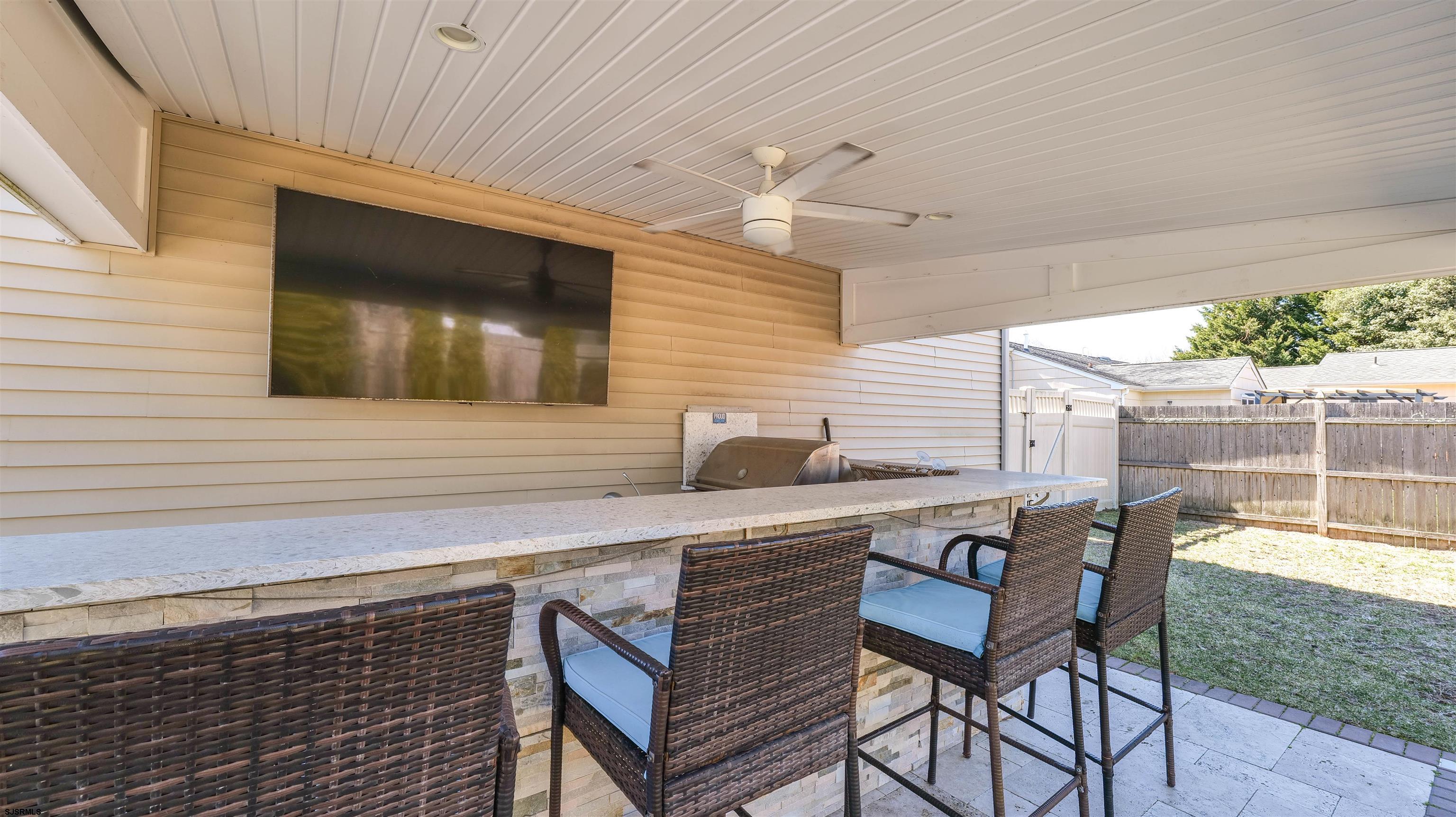 10 E Sunset Avenue
