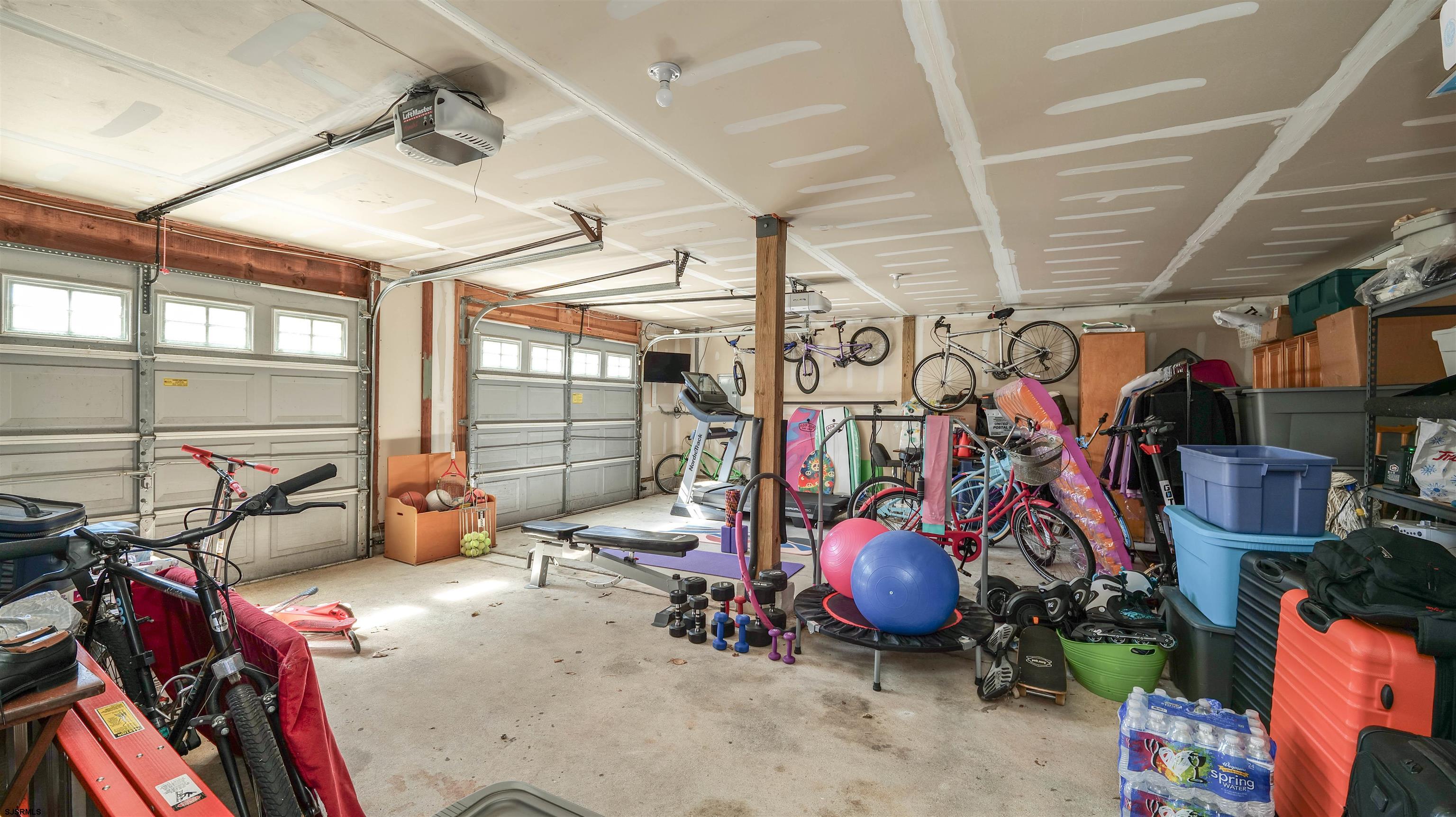 10 E Sunset Avenue