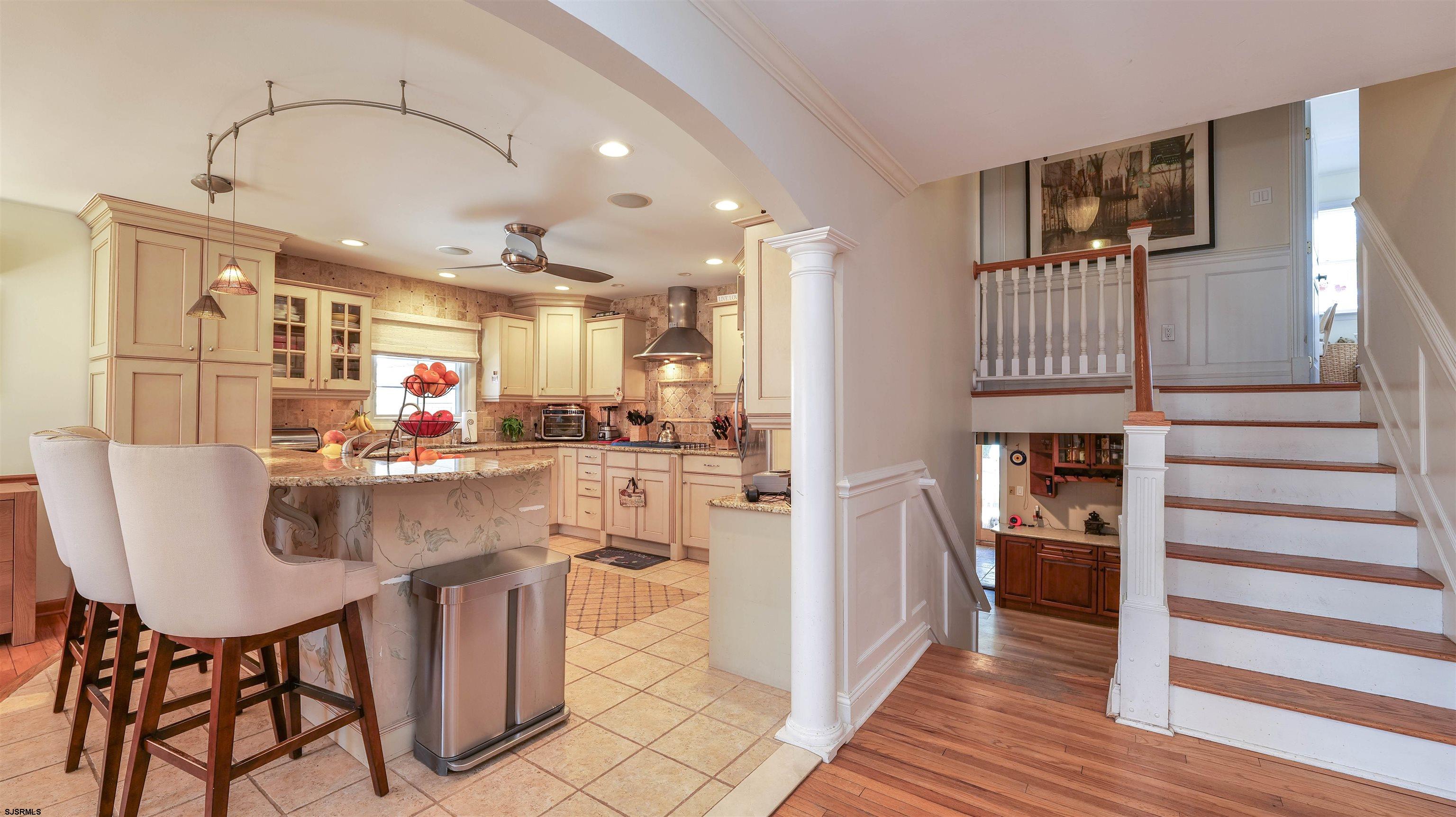 10 E Sunset Avenue