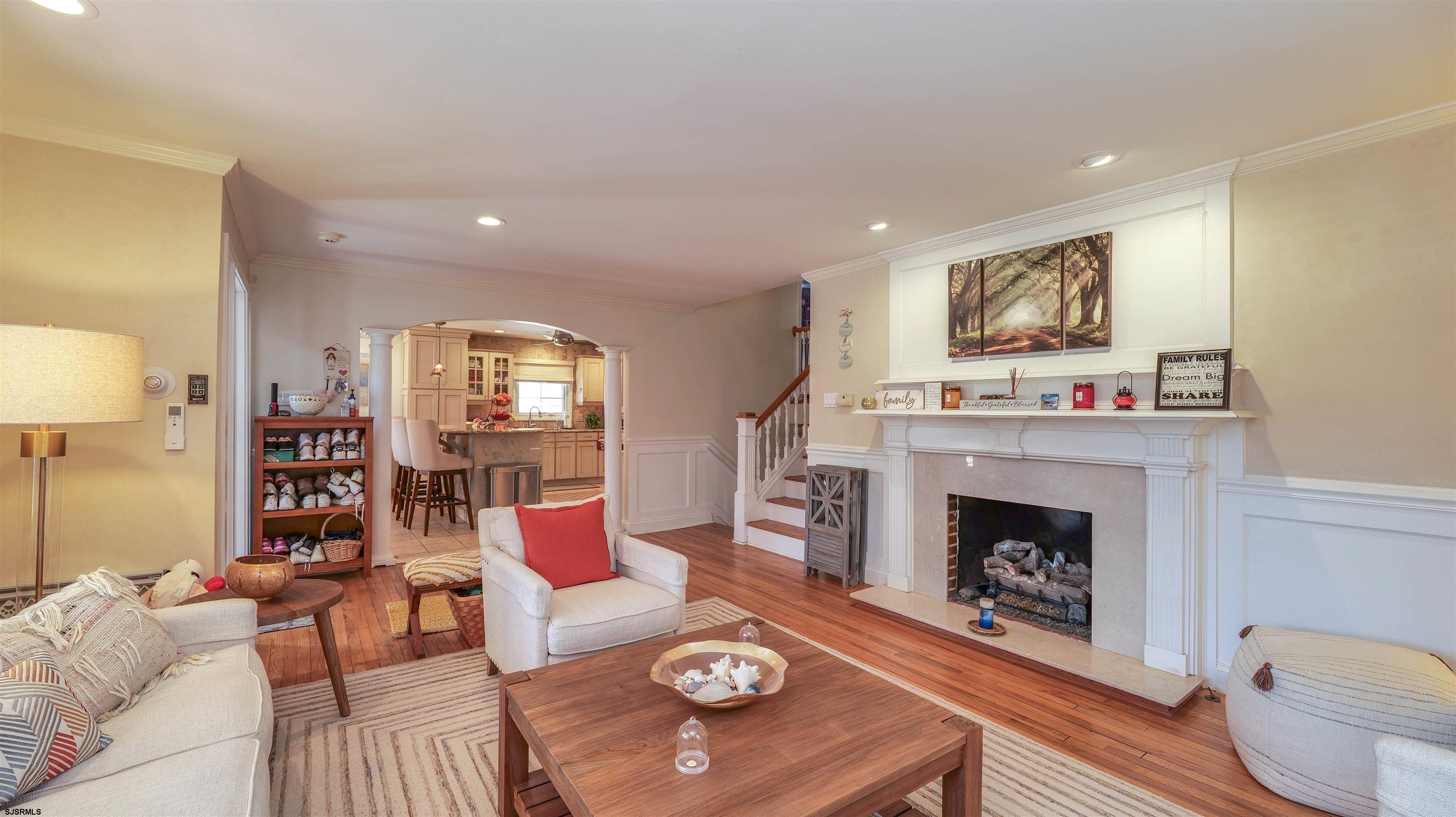10 E Sunset Avenue