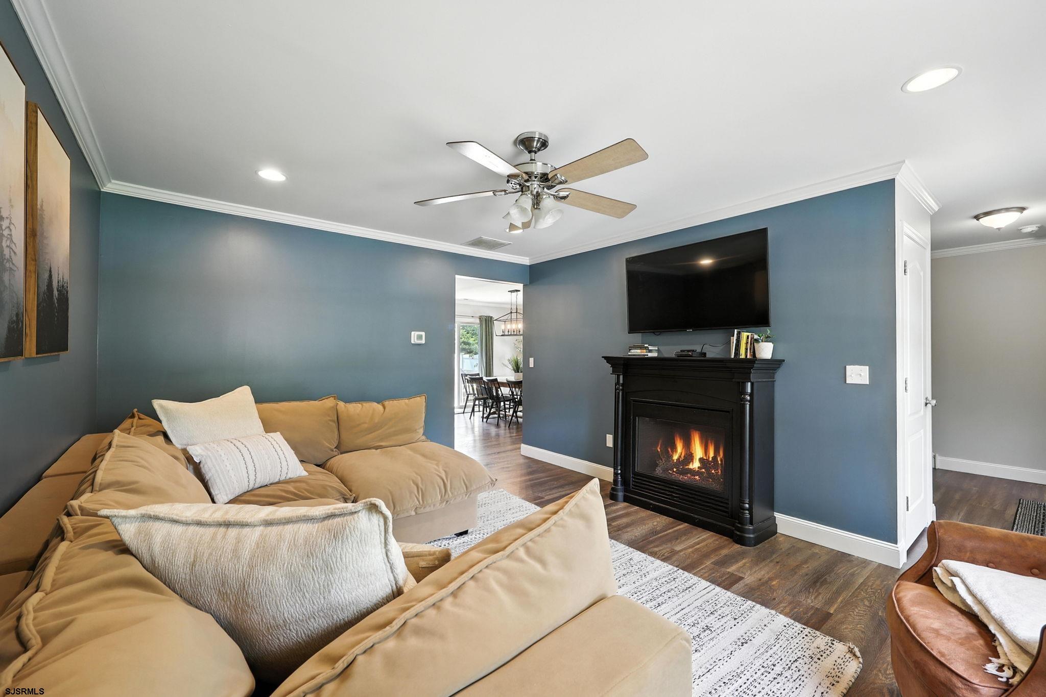 6857 Old Egg Harbor Rd - Picture 1