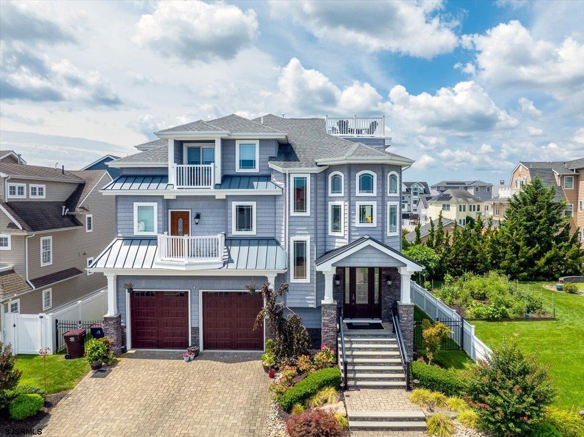 903 N Cornwall