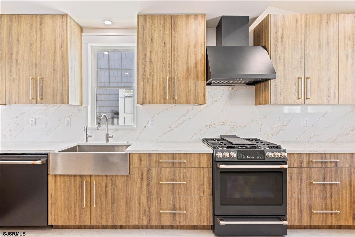 113 N Belmont Avenue