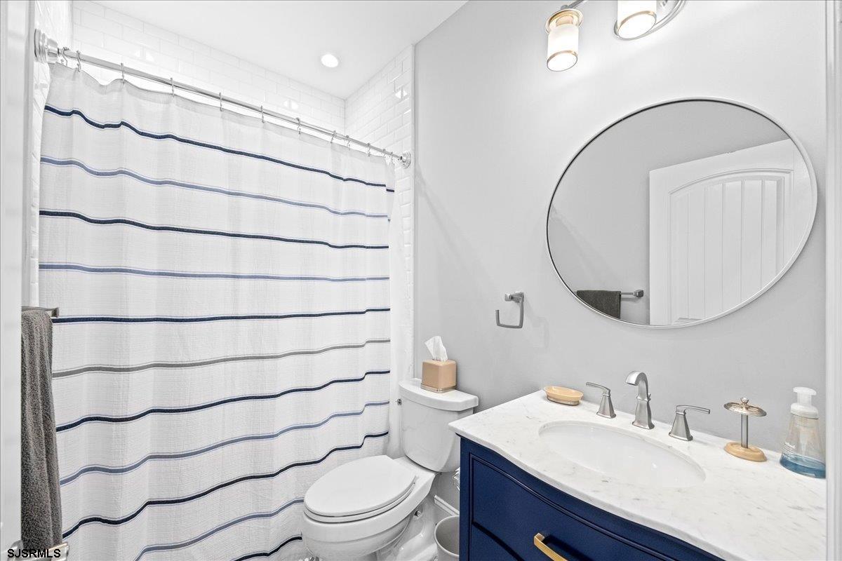 1 N Nashville Avenue