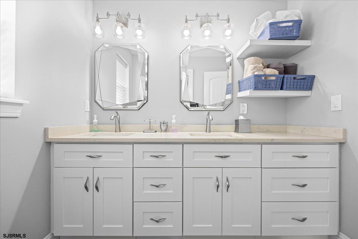 1 N Nashville Avenue