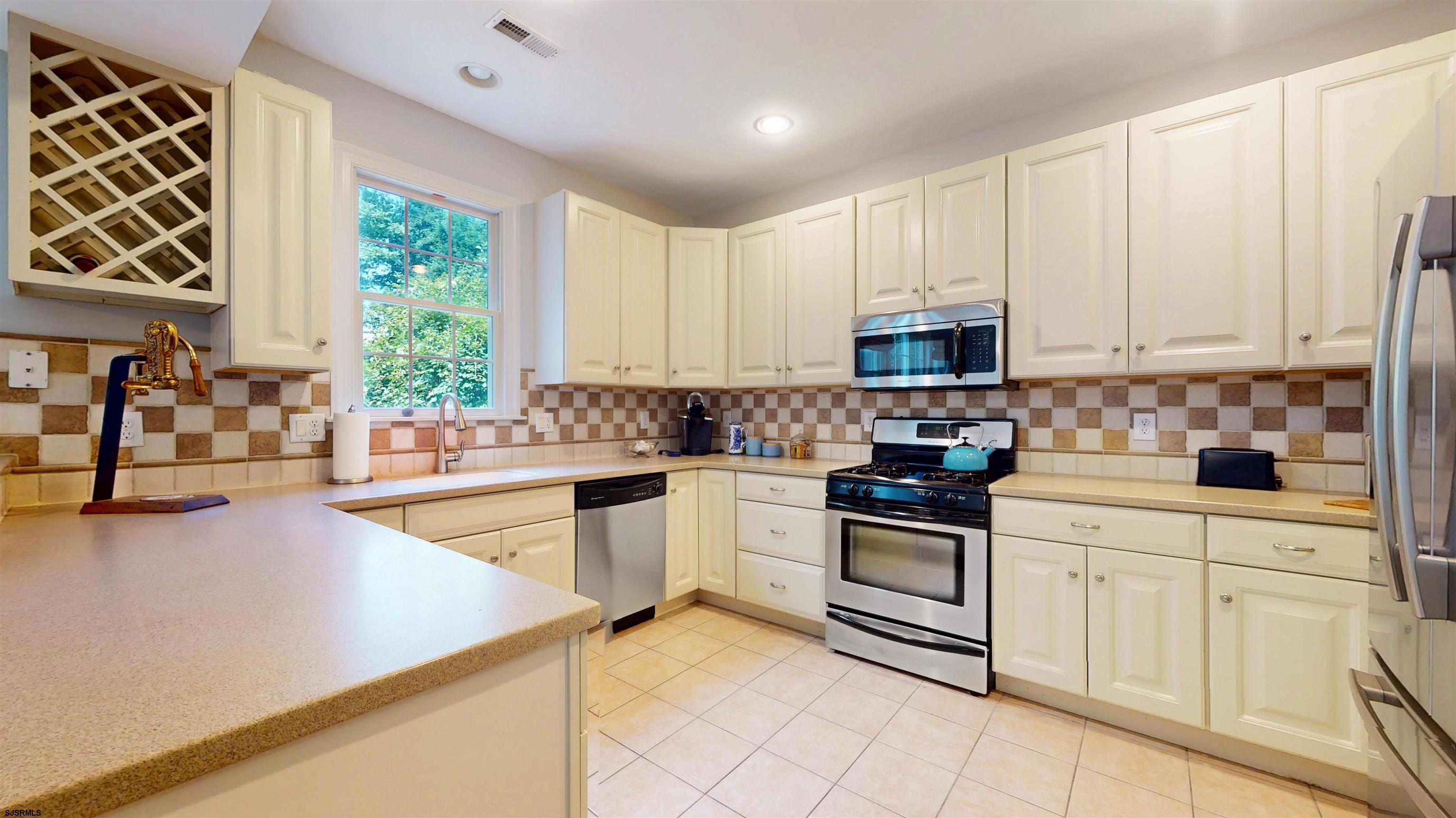 334 W Ocean Heights #112 Avenue - Picture 4