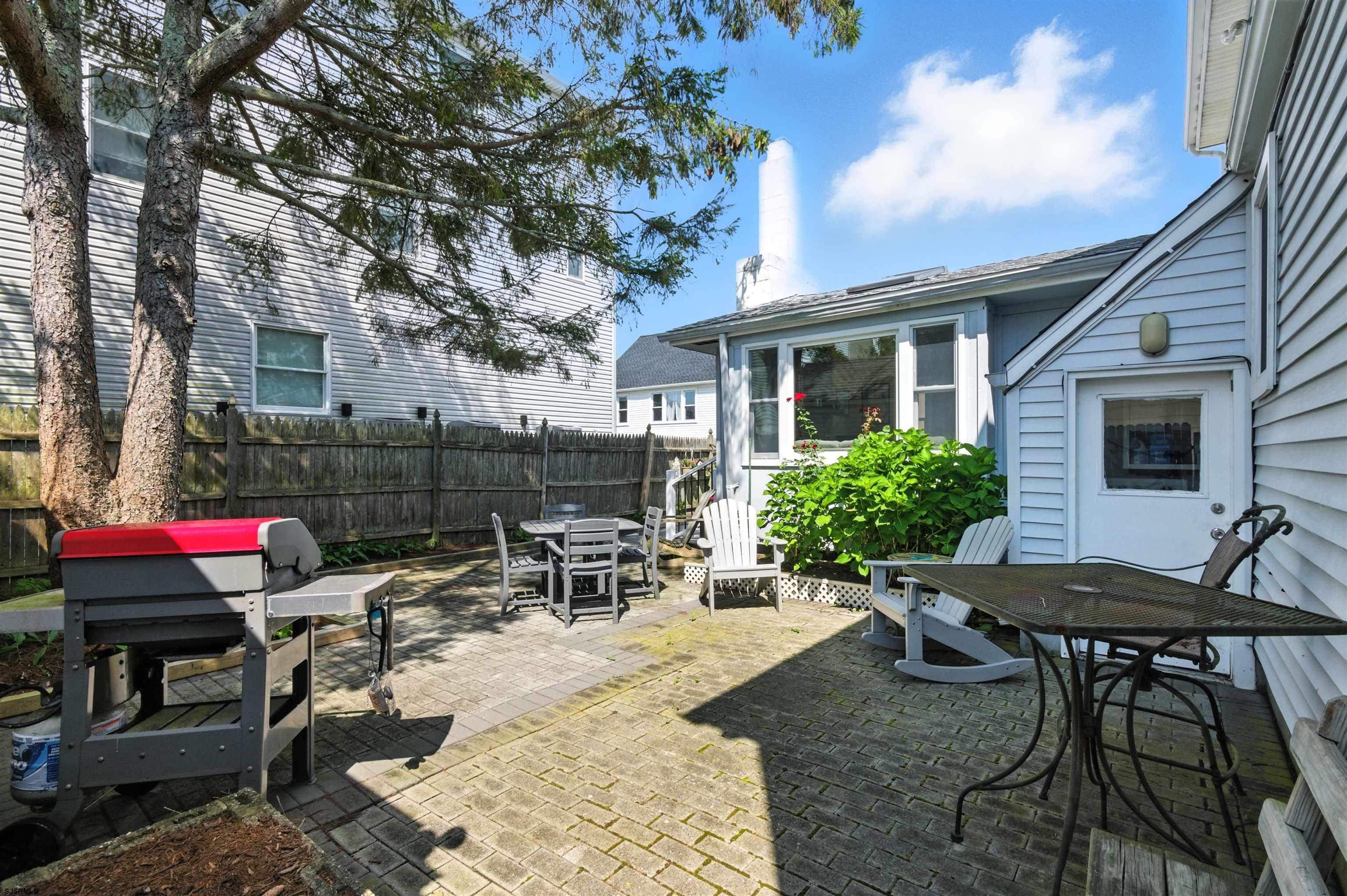 102 N Richards Avenue